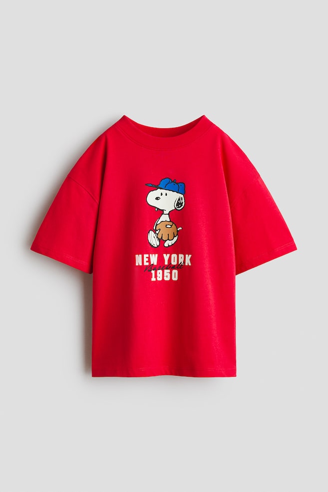 Playera oversized con diseño - Rojo/Snoopy/Blanco/Pokémon/Azul/Chip 'n Dale/Gris/Sonic the Hedgehog/Gris jaspeado/Batwheels/Verde/Minecraft/Blanco/Stumble Guys/Blanco/Mickey Mouse/Gris/Sonic the Hedgehog/Gris oscuro/Lilo & Stitch/Gris jaspeado/Minecraft/Blanco/Pokémon/Crema/Sesame Street/Rojo/Coches/Verde claro/Minions/Azul intenso/Hot Wheels/Turquesa claro/Hot Wheels/Azul/Sesame Street/Blanco/Pokémon/Gris jaspeado/Comics de Marvel/Azul pálido/Mickey Mouse - 1