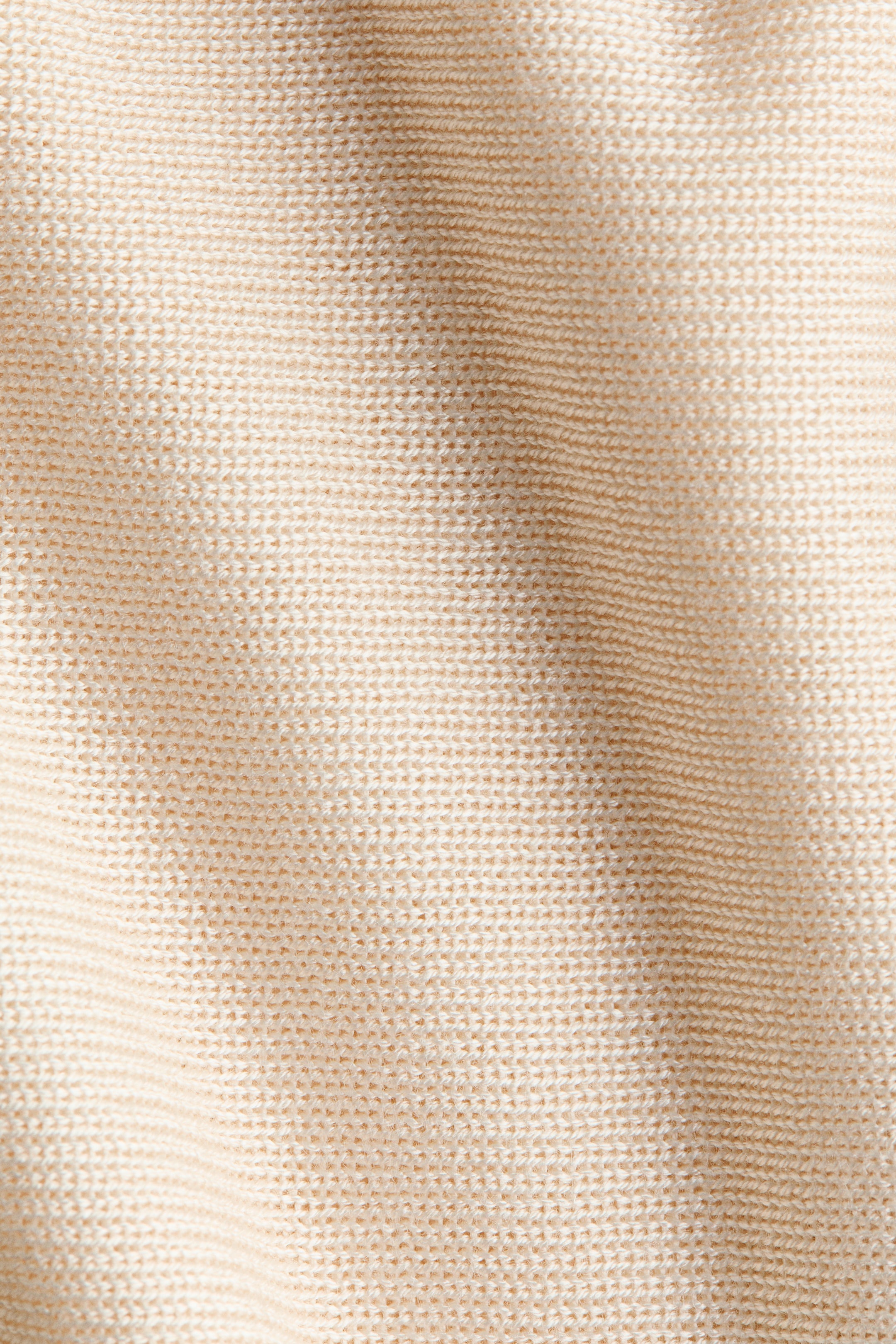 Chandail à épaules nues