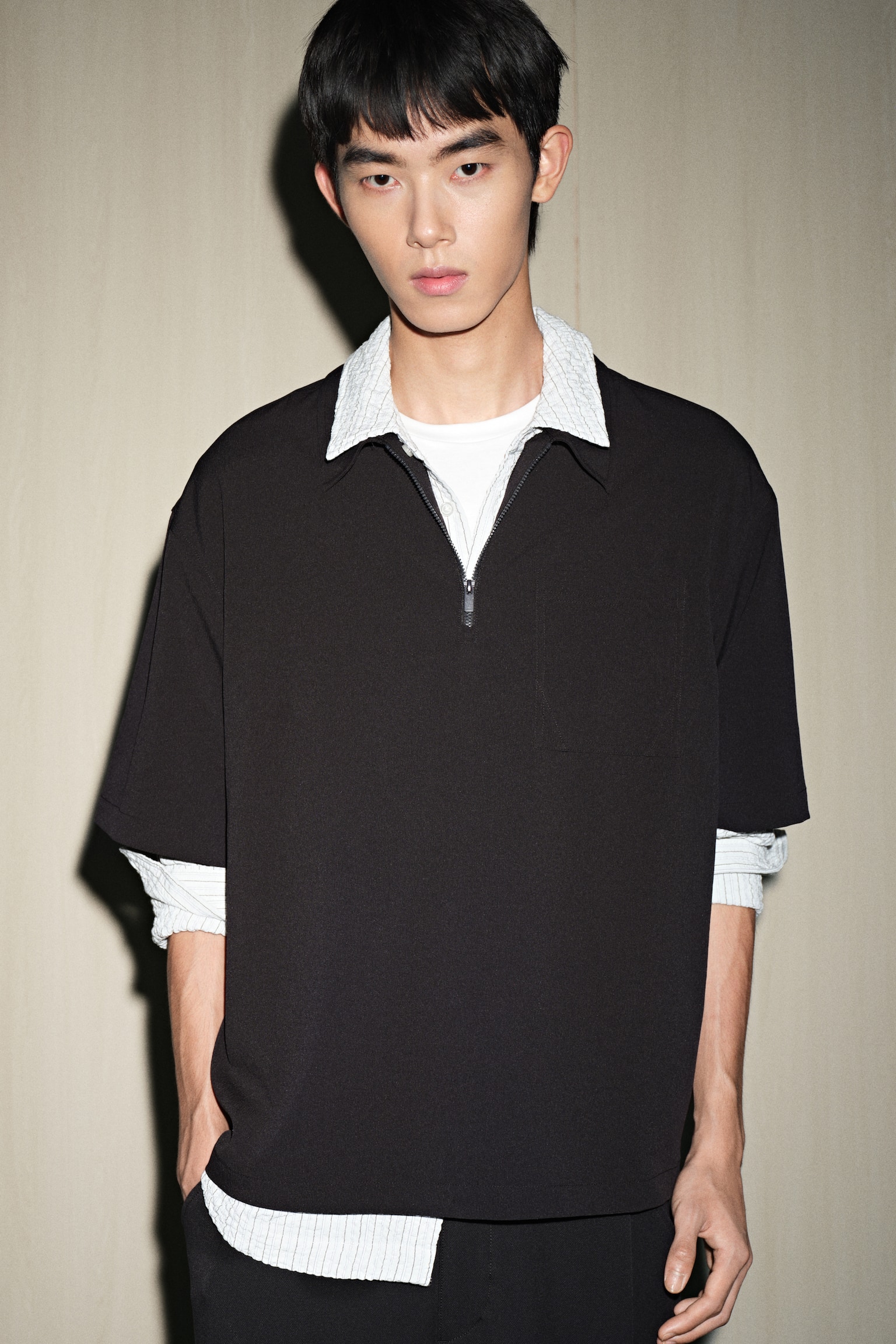 Loose Fit Crinkled zip-top polo shirt - Black/Beige/Sage green - 6