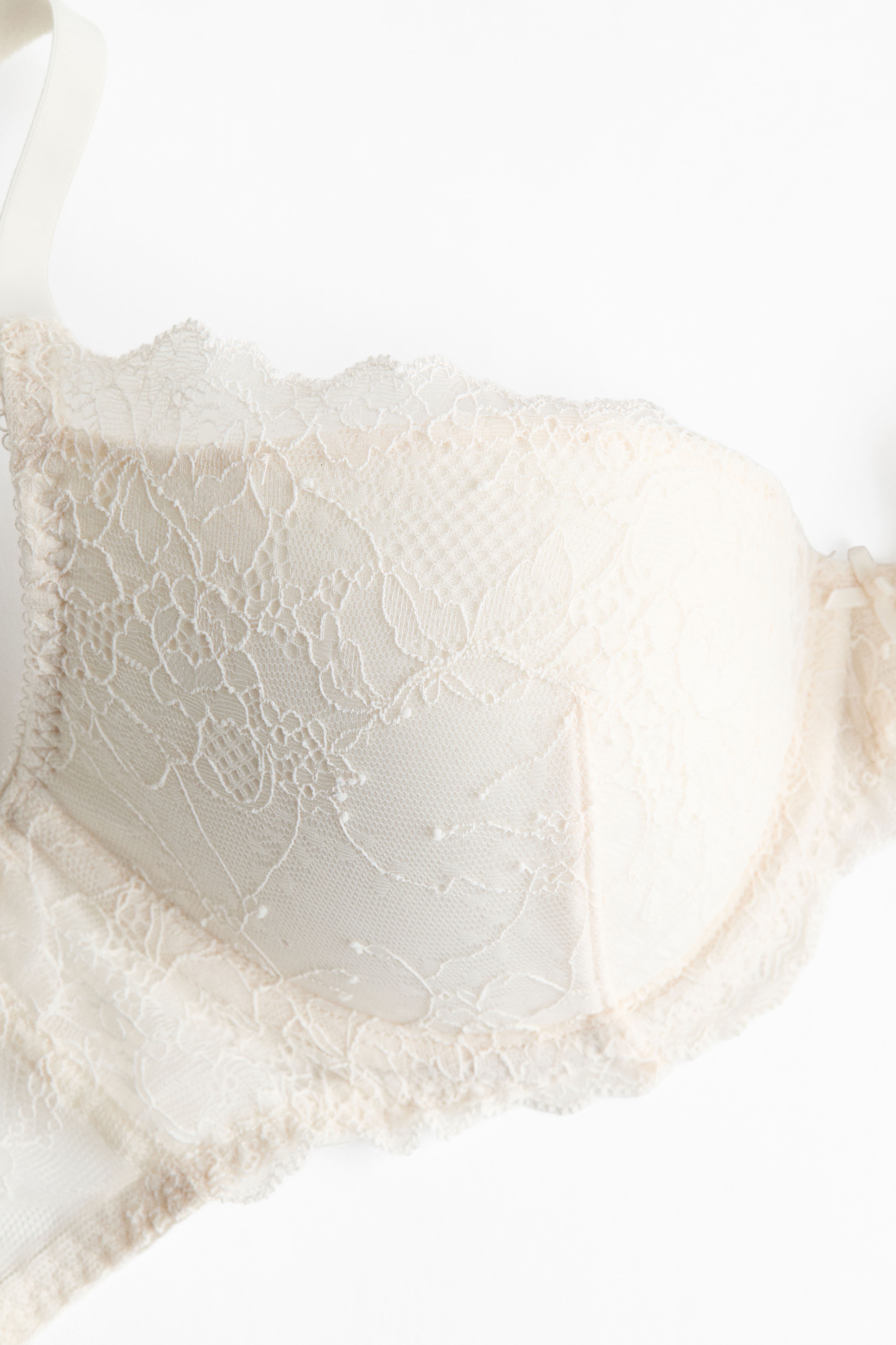 Soutien-gorge pigeonnant en dentelle