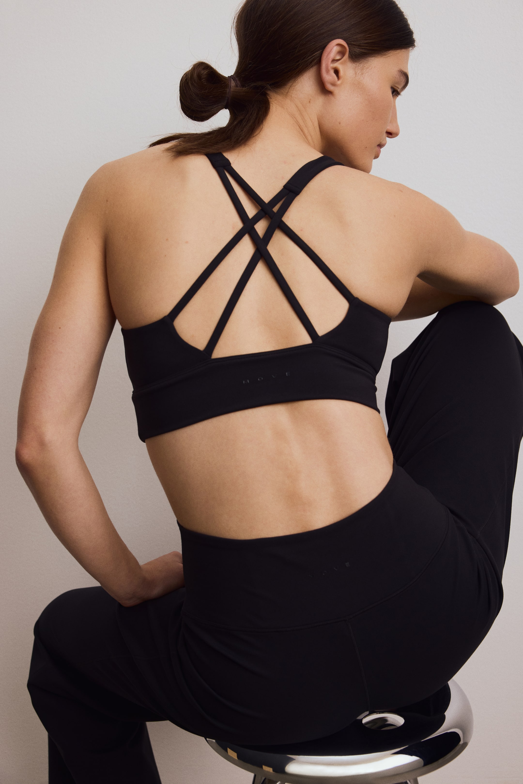 Женские леггинсы H&M Wide-Leg Sports Leggings with SoftMove™ — фото 5