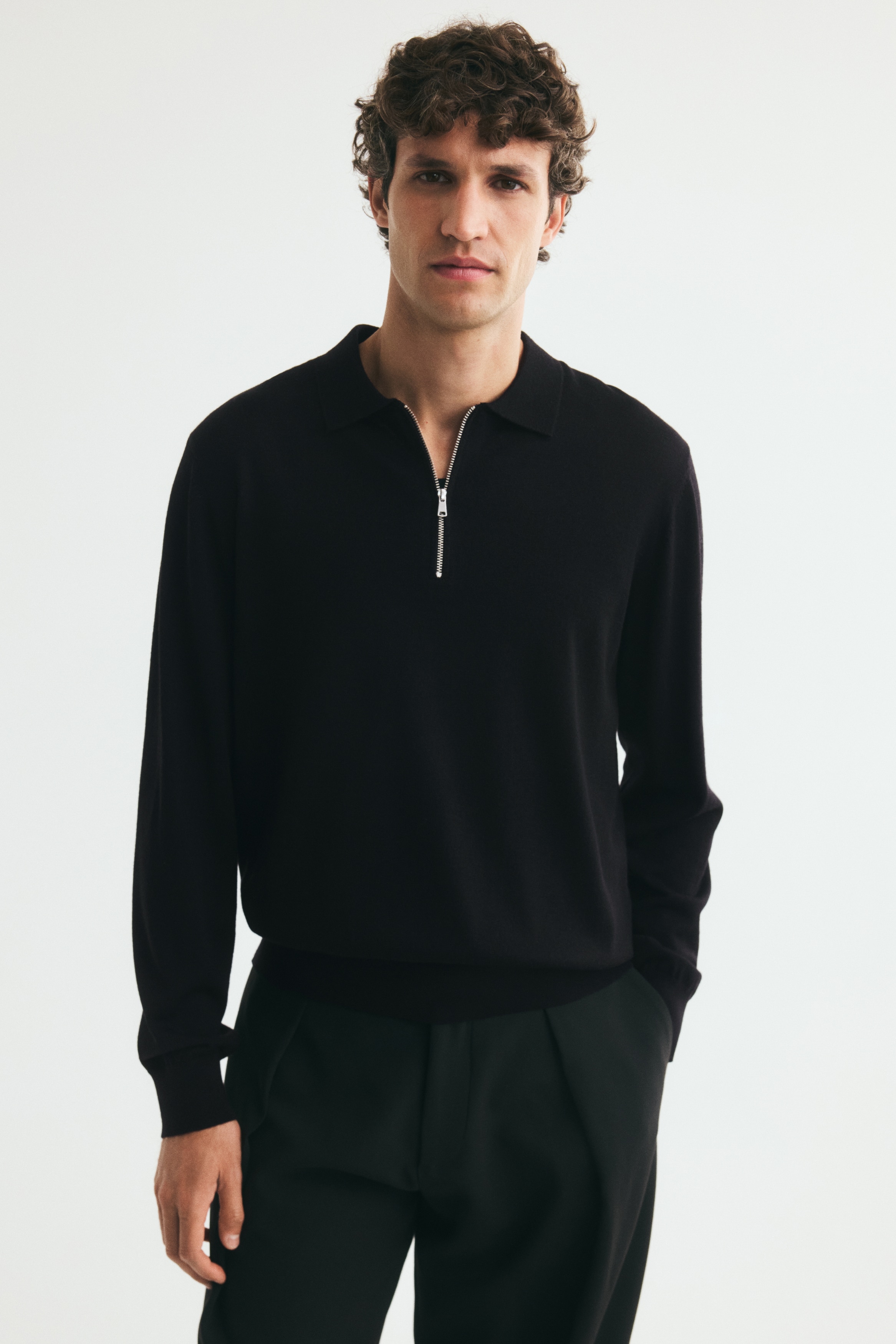 Regular Fit Merino wool zip-top polo shirtModel