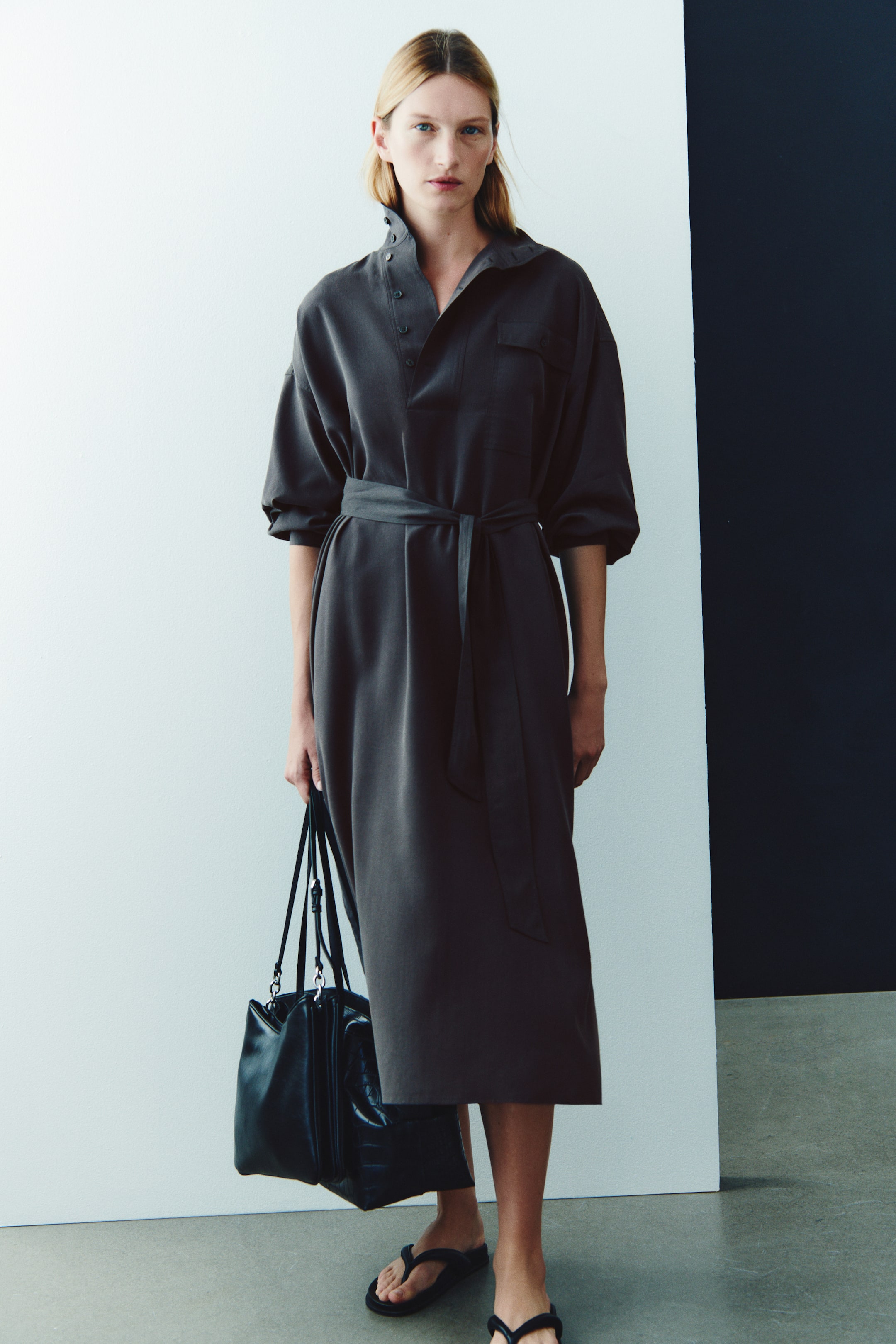 Robe à manches longues avec ceinture nouer