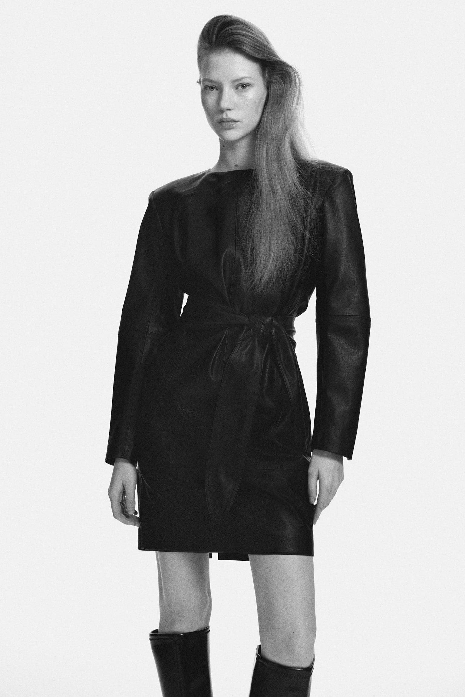 Vestido revestido con cinturón de lazo - Negro - 4