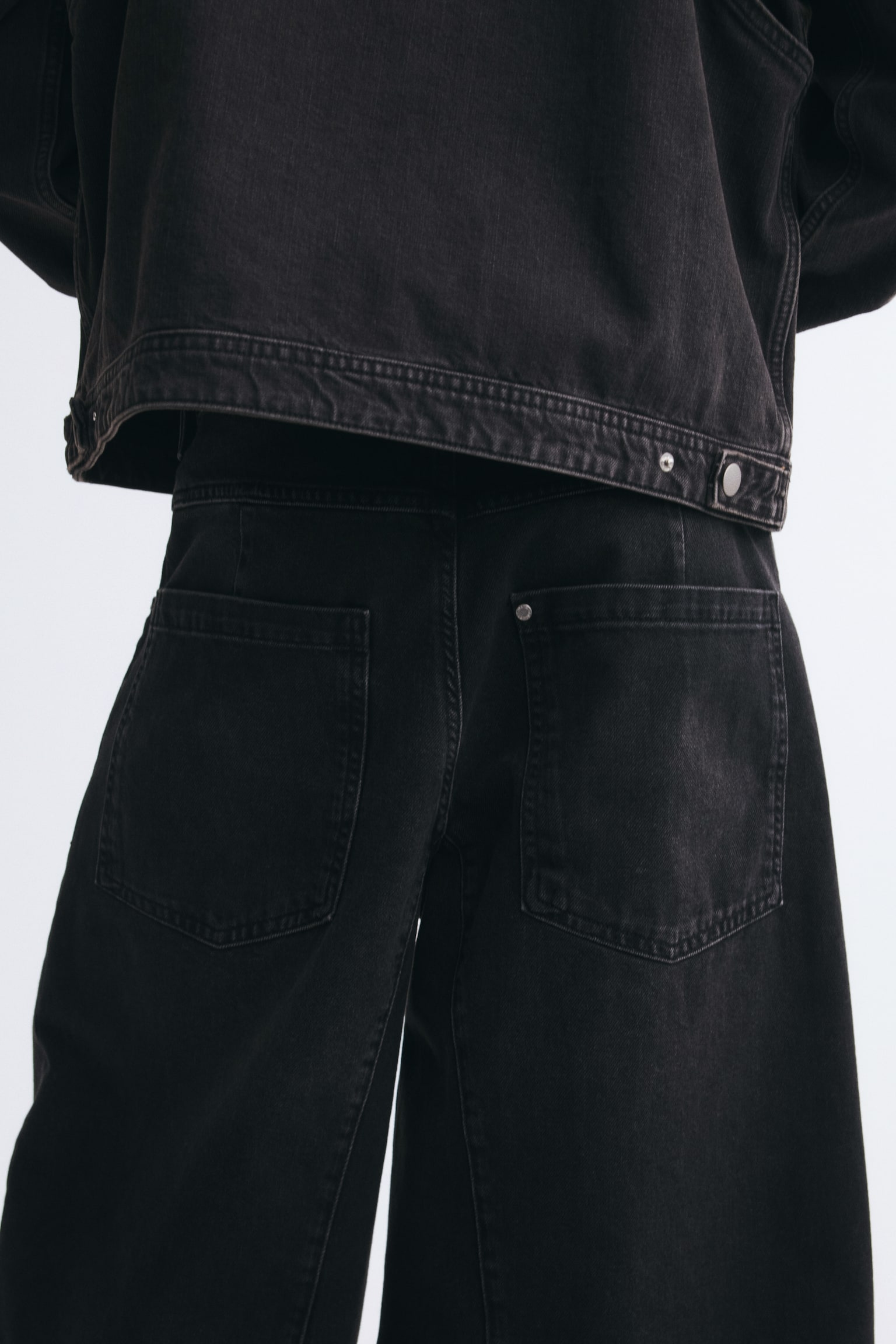 Мужские шорты H&M Baggy Barrel-Leg Denim Shorts, цвет: Джинсовый чёрный — фото 5