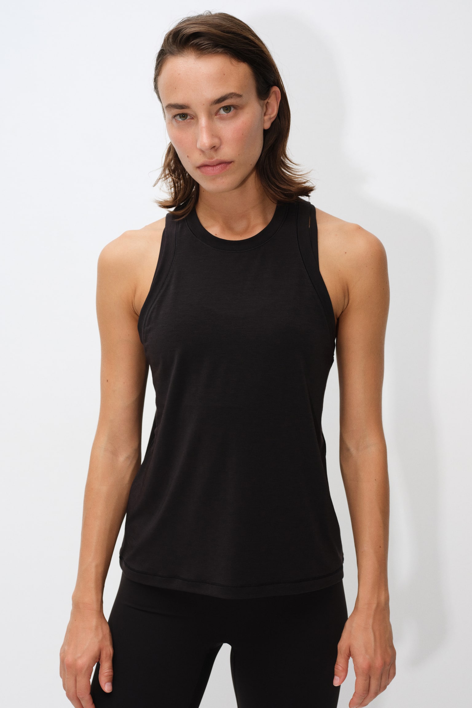Женский топ H&M Regular-Fit Sports Tank Top with DryMove™, цвет: Чёрный — фото 3