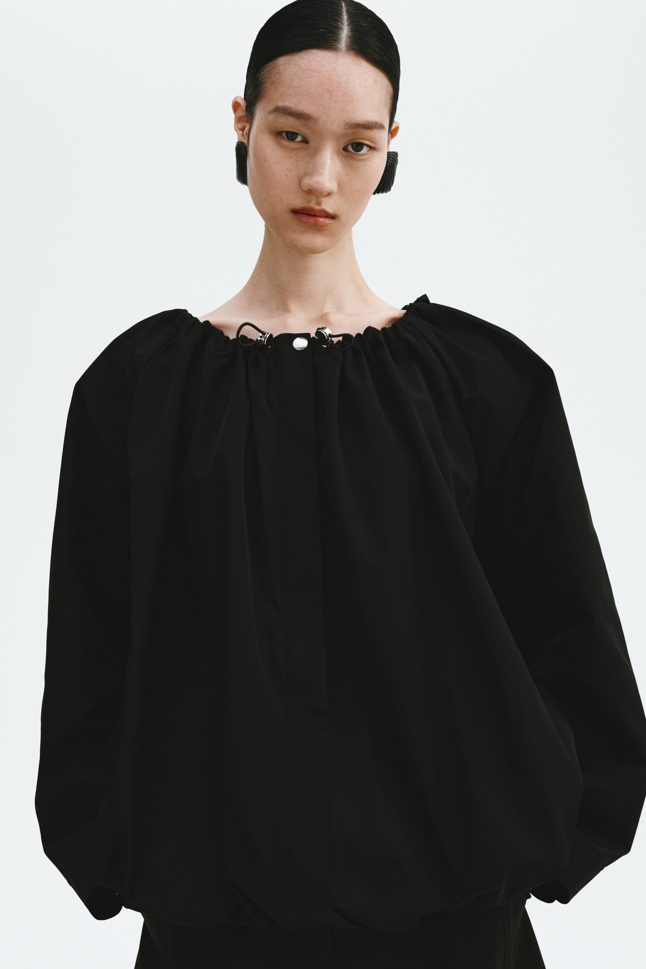 Женские куртки H&M Drawstring-Detail Windbreaker — фото 3