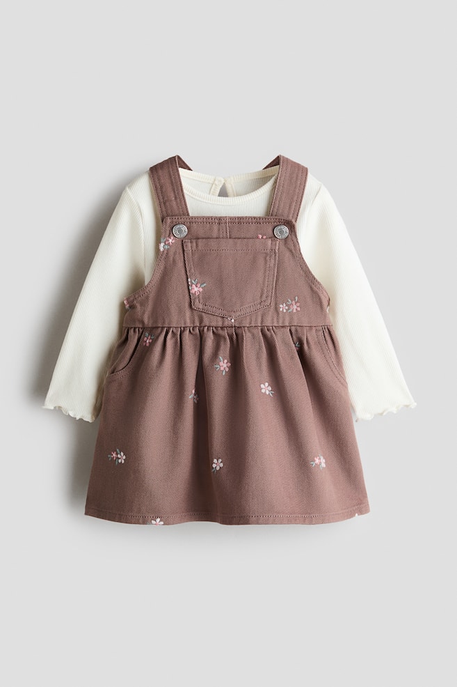 2-piece dungaree dress and top set - Marrón/Floral/Azul denim/Corazones/Rosa claro/Corazones - 1