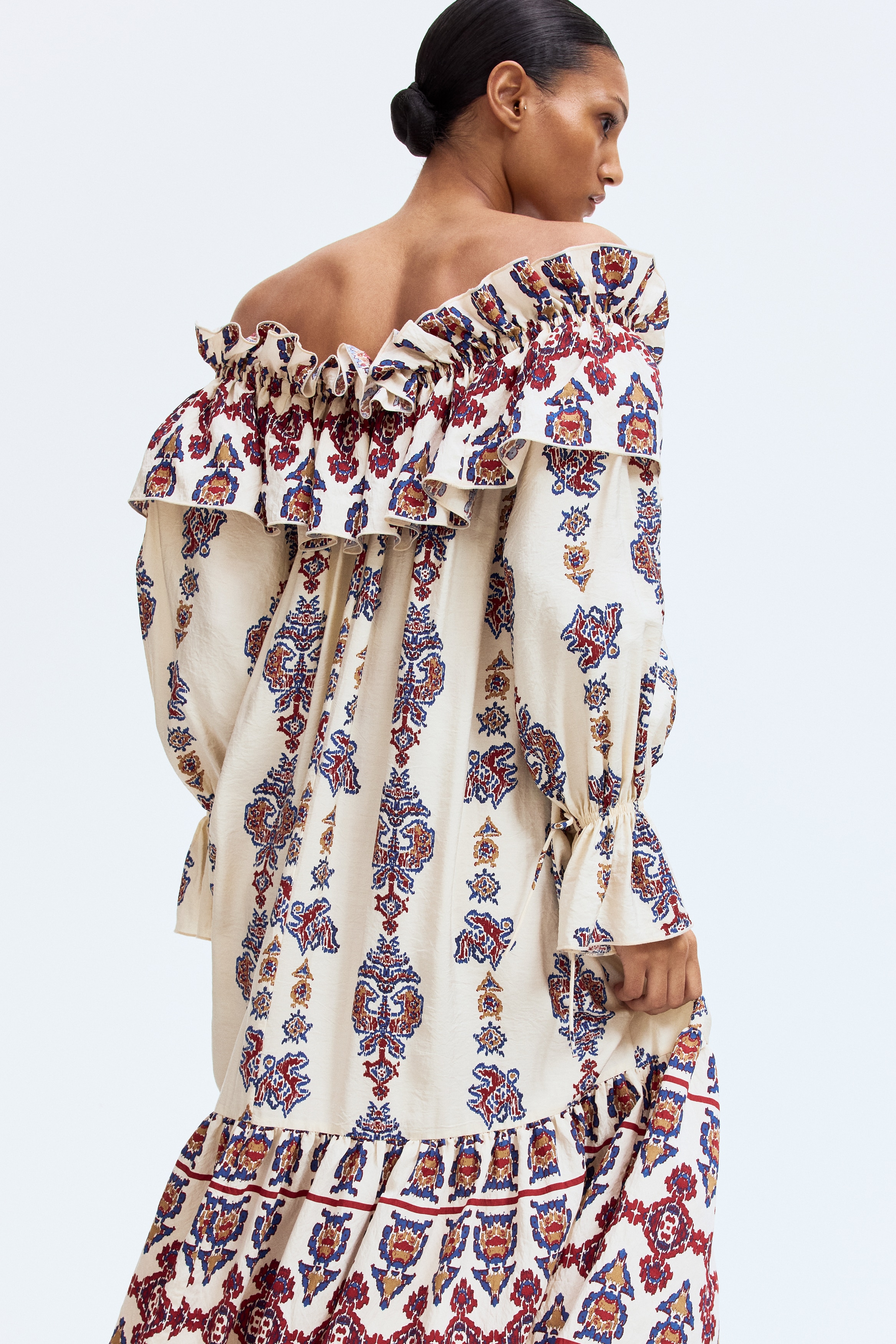 Off-the-shoulder dress - Light beige/Patterned