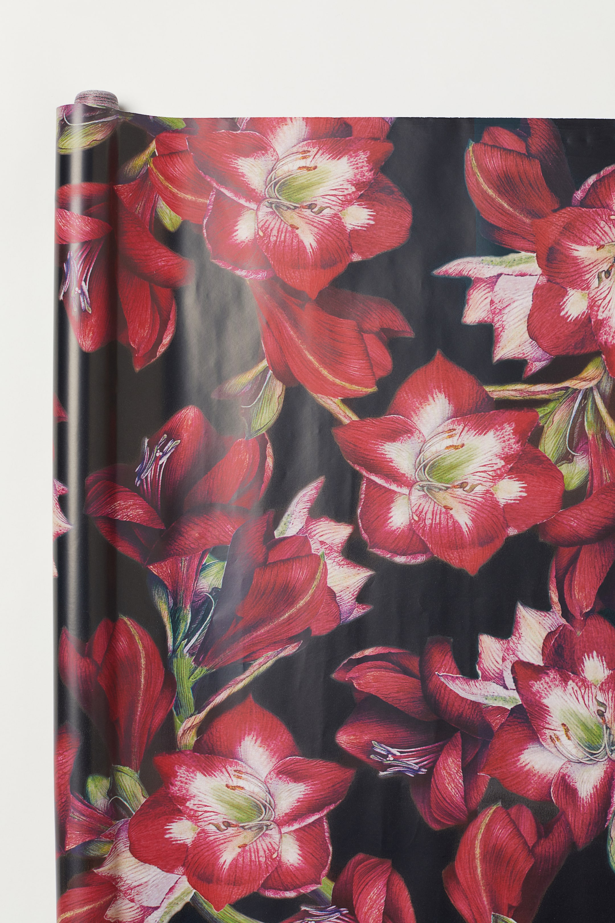 Grösseres Bild ansehen: Geschenkpapier - Schwarz/Amaryllis - HOME | H&M CH 1