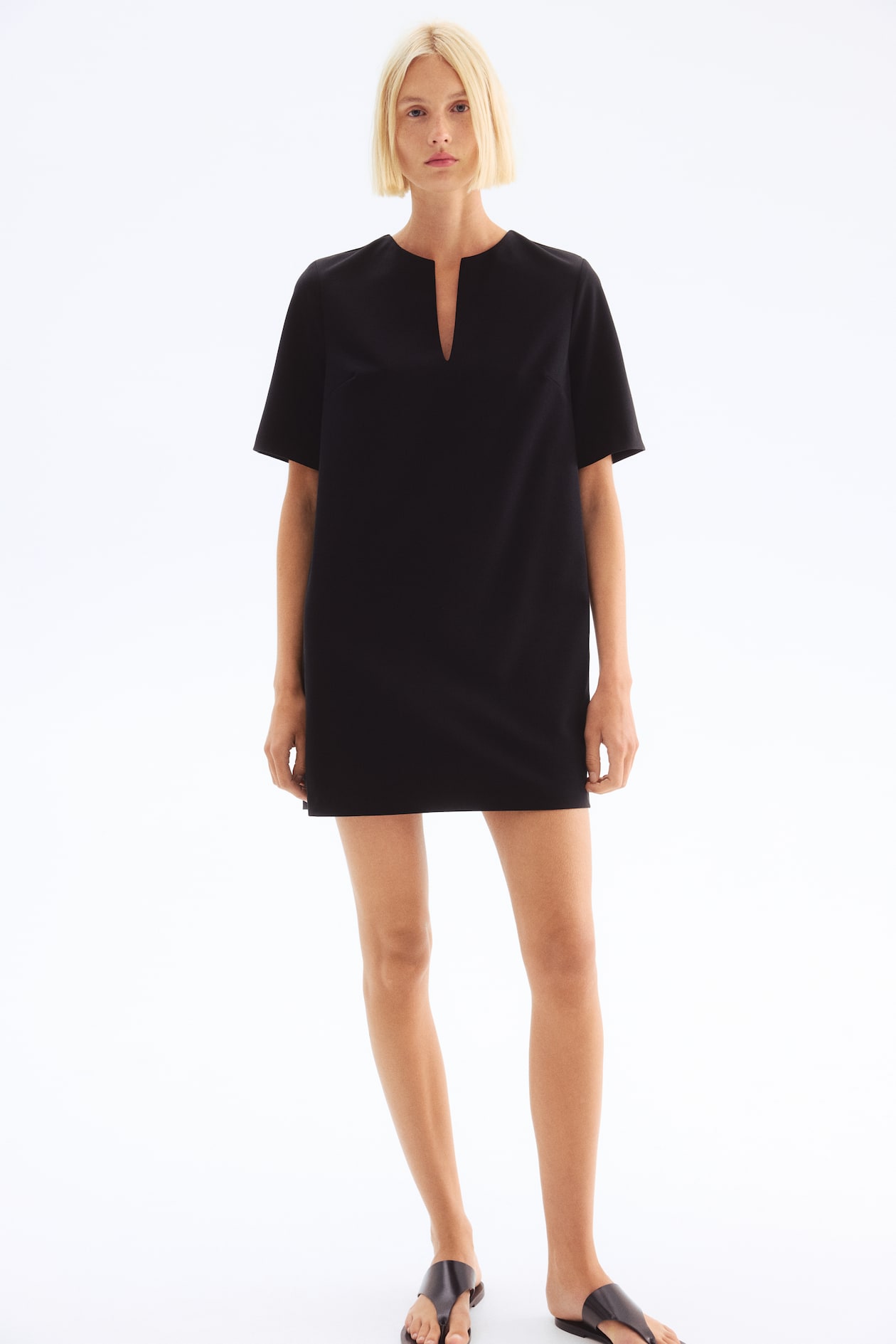 Short-Sleeved Dress - image 4