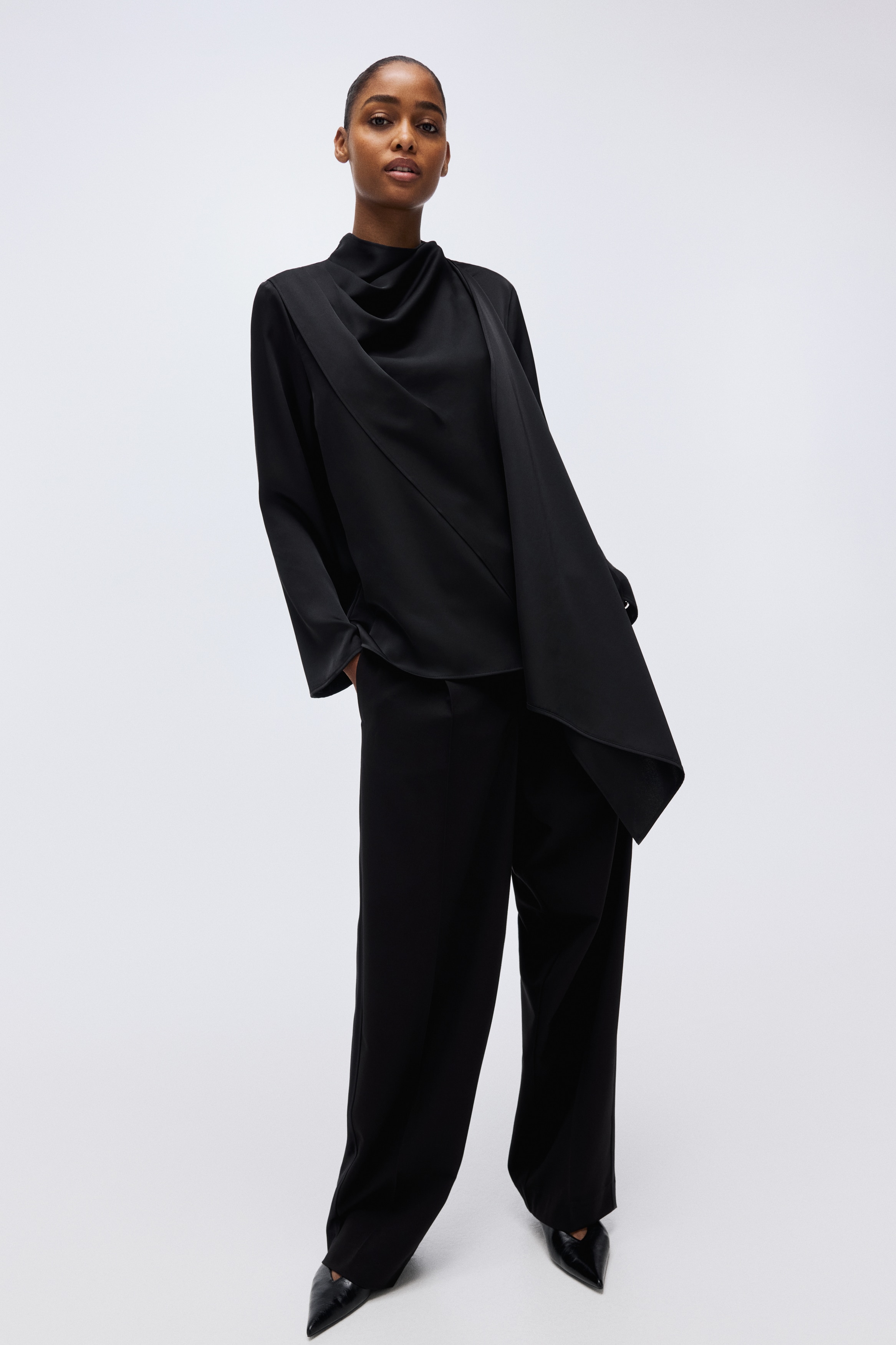 ショールディテール サテンブラウス - ブラック - レディース | H&M JP