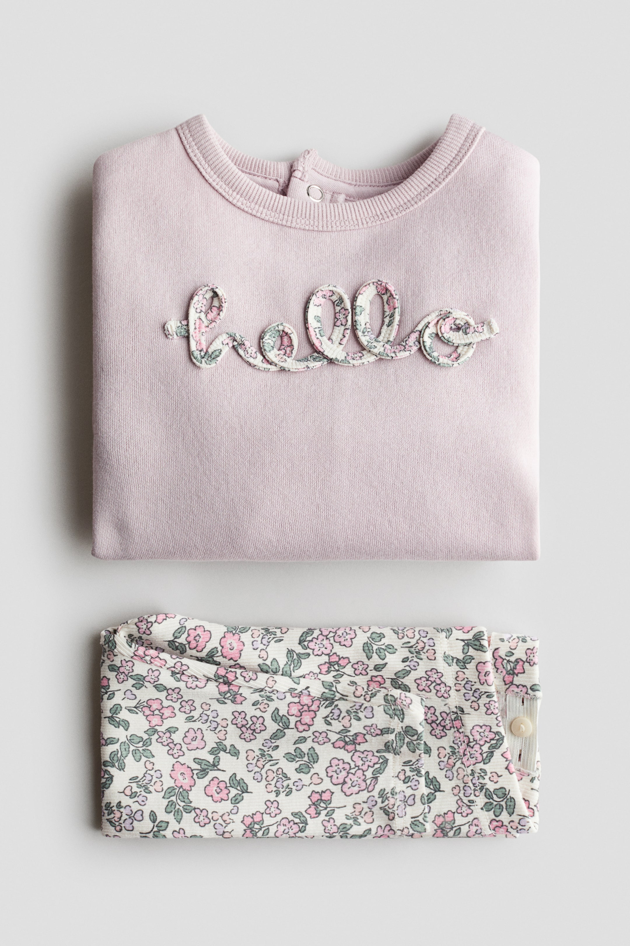 Büyük resmi görüntüle: 2 Parçalı Üst ve Tayt Set - Light purple/Hello - ÇOCUK | H&M TR 2