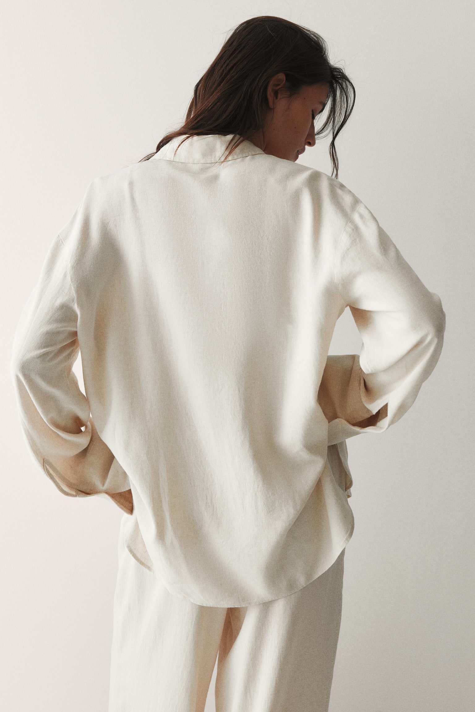 Oversized linen-blend shirt - Light beige/Black - 5
