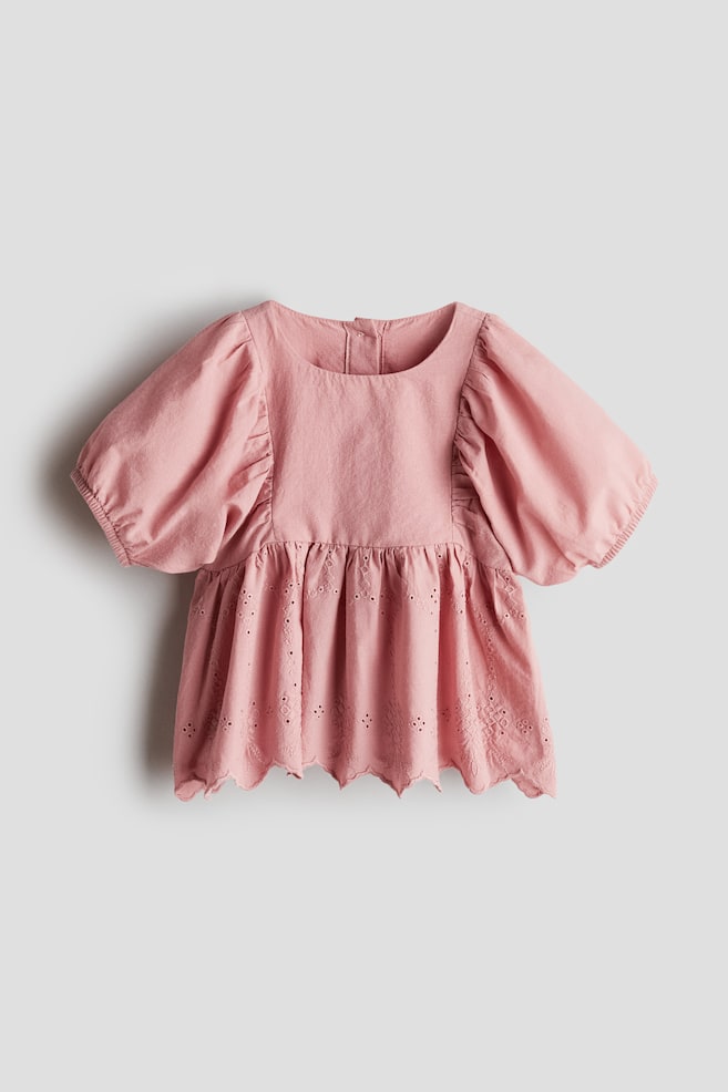 Bluse mit Broderie Anglaise - Rosa/Mattblau/Marineblau - 1