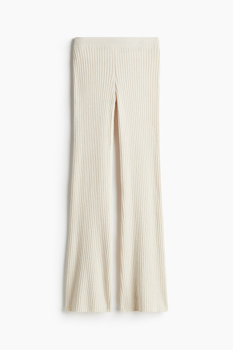 Zvonaste pantalone od rebrastog pletiva