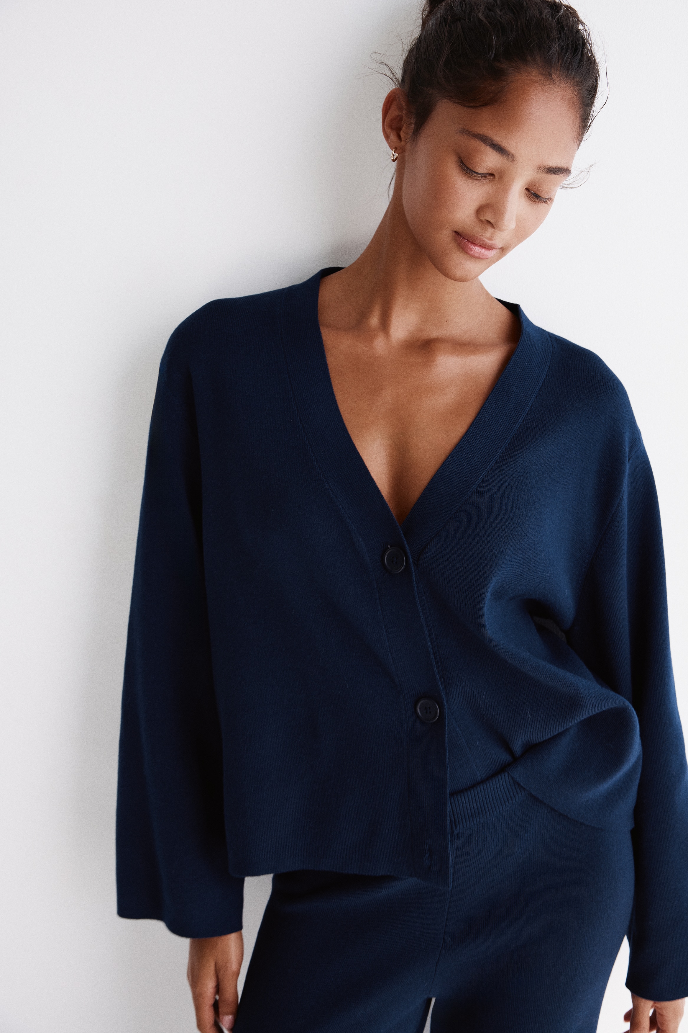 Fine-knit cardigan