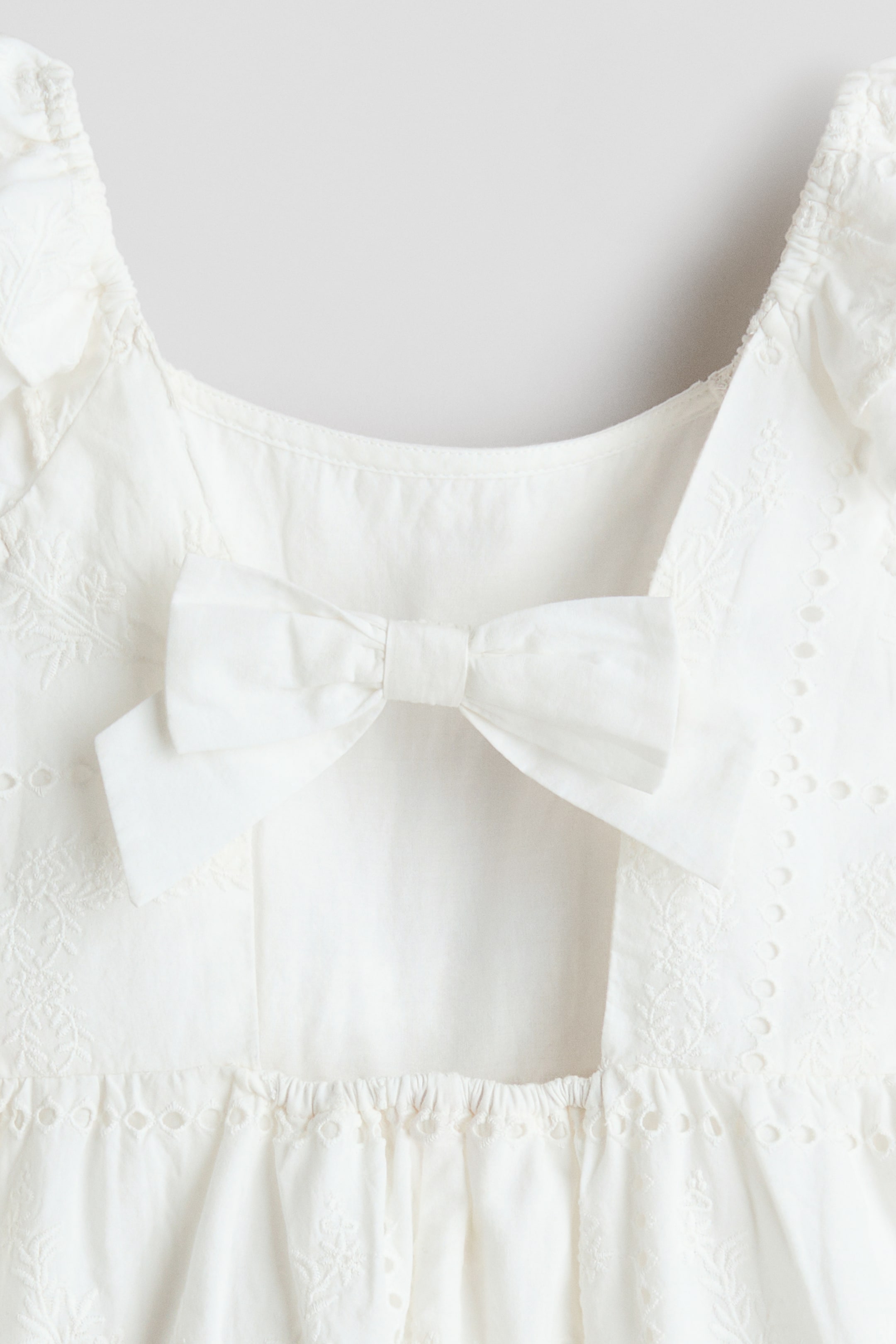 Детские комбинезоны H&M Cotton Jumpsuit with Eyelet Embroidery — фото 2