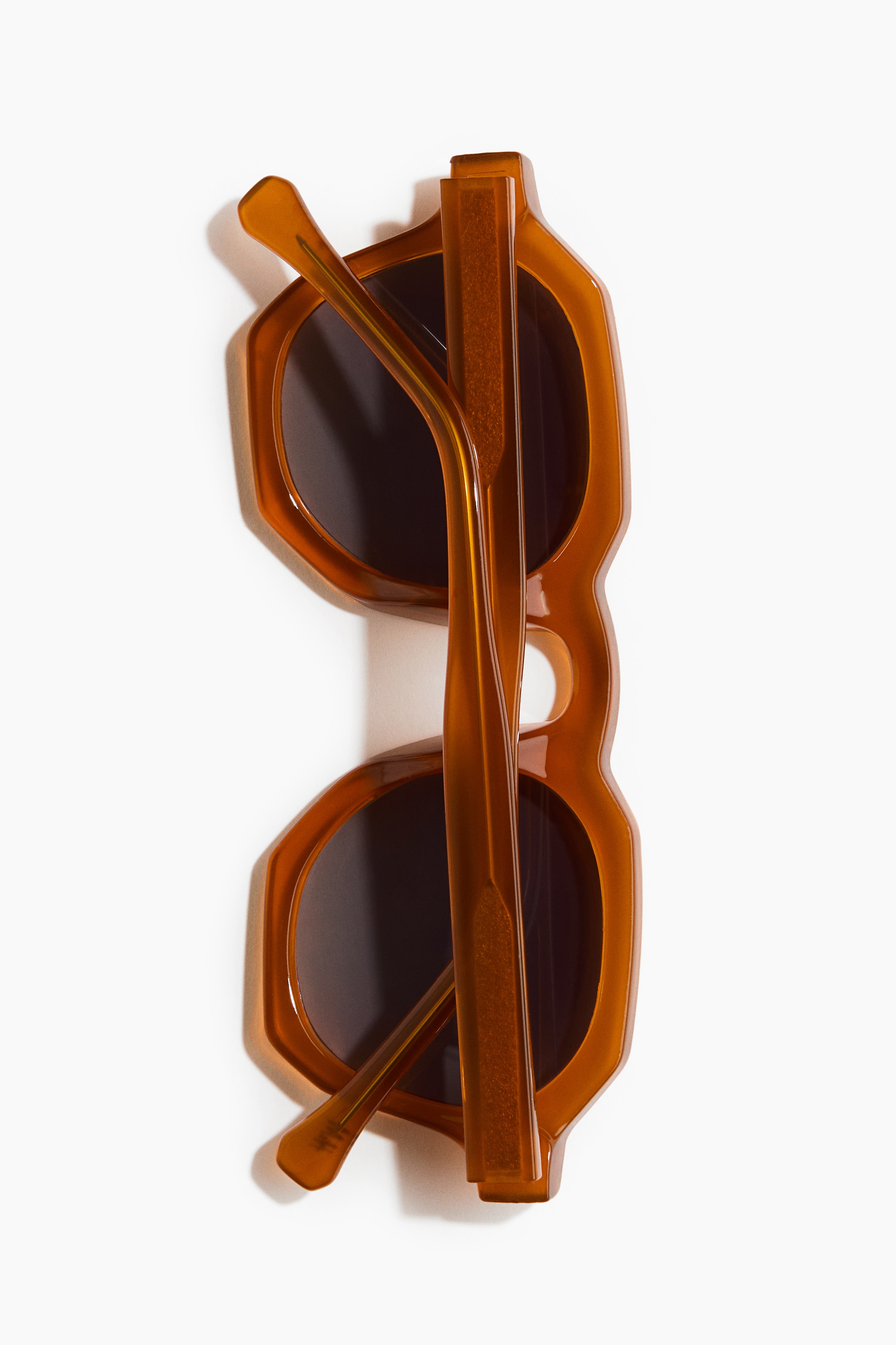 Hexagon-shaped sunglasses