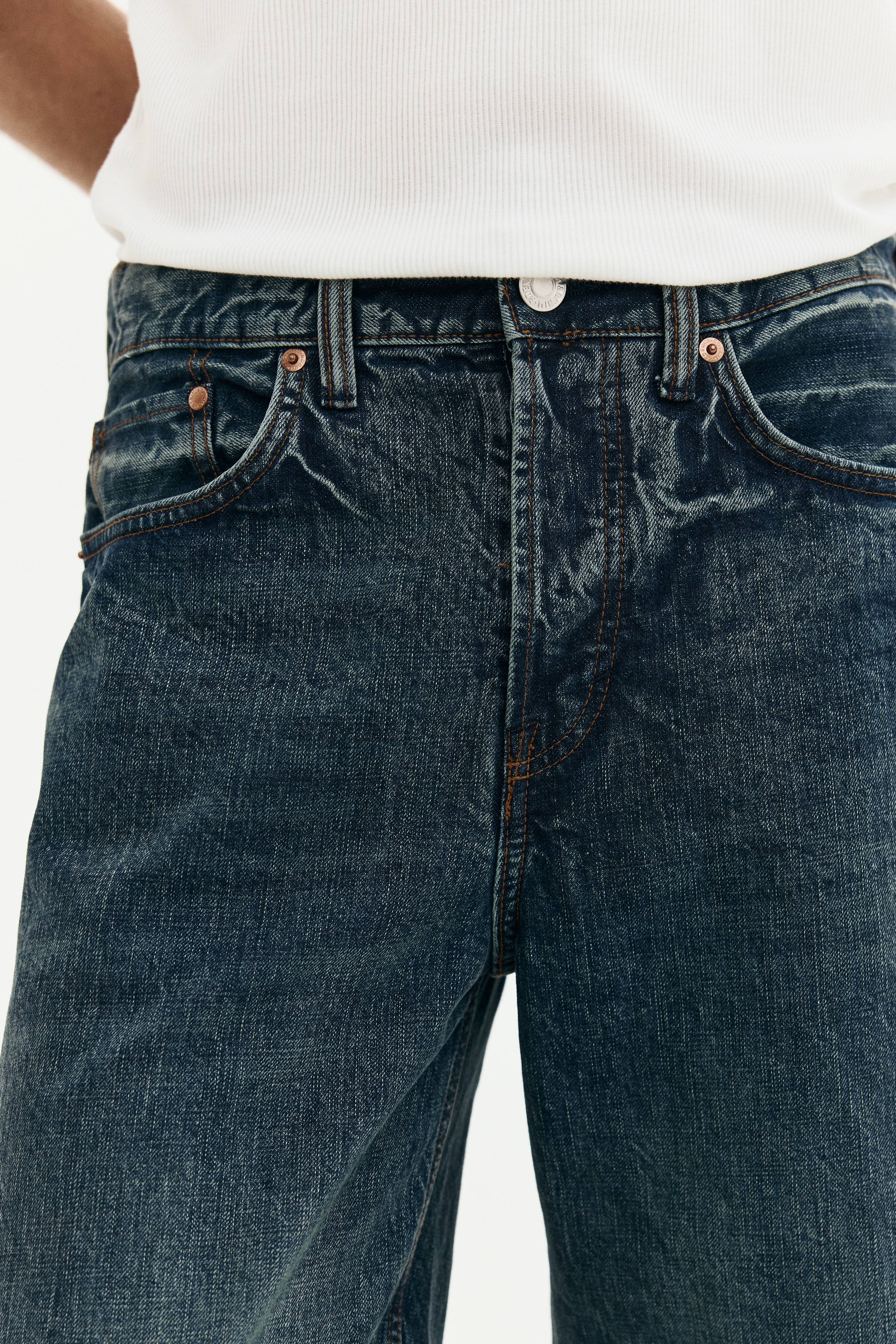 Loose Straight twisted leg jeans