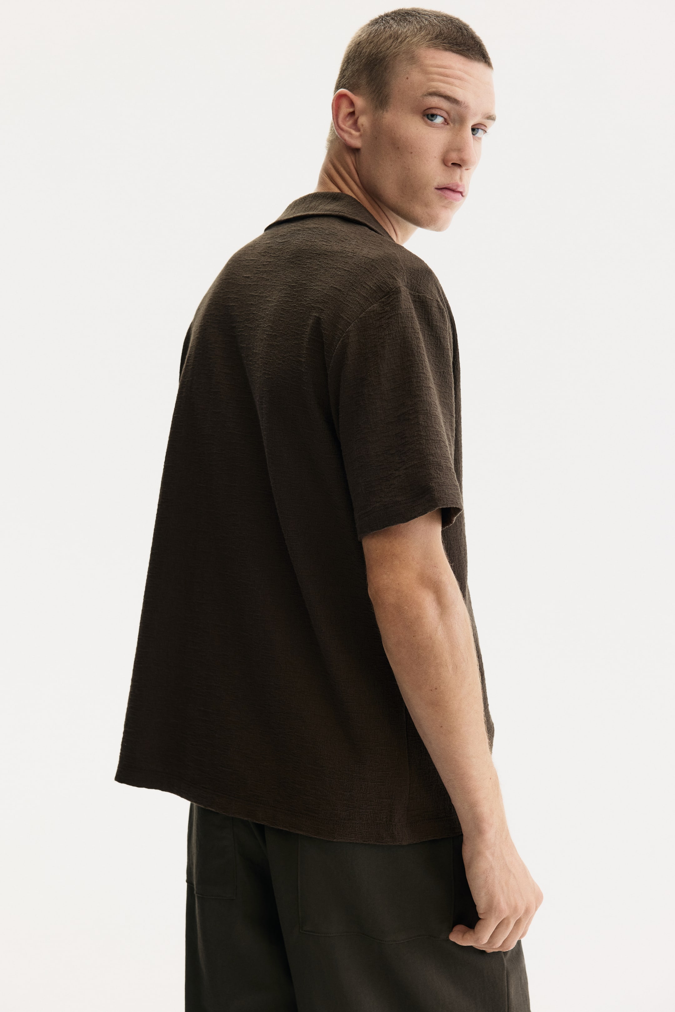View larger image: Regular-Fit Jersey Resort Shirt - Dark khaki green - Men | H&M US 3
