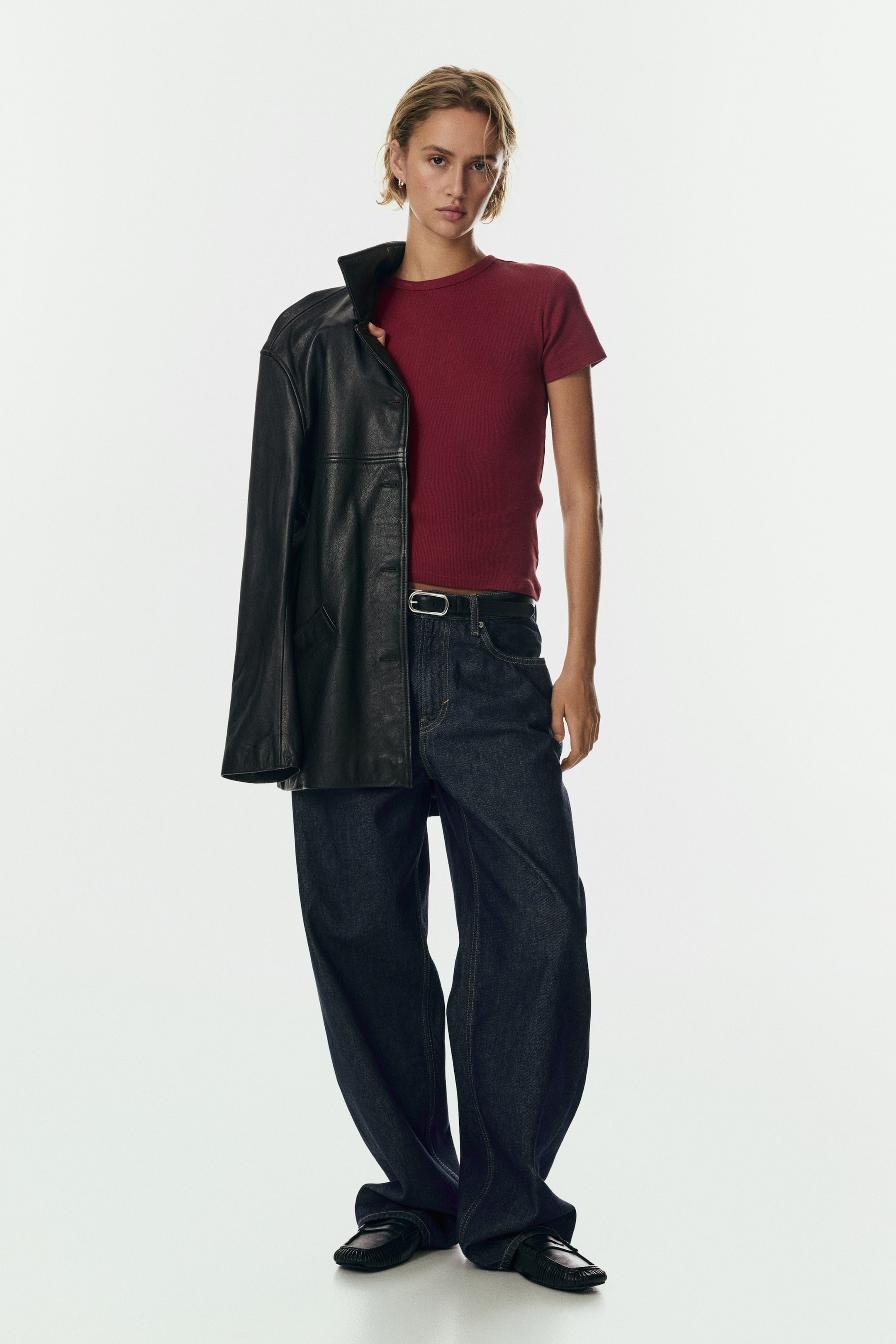 Vis større bilde: Ribbestrikket T-shirt - Mørk rød - DAME | H&M NO 1