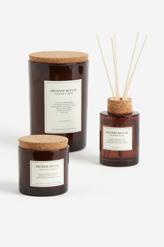 Large cork-lid scented candle - Mörkbrun/Incense Ritual/Svart/Rich Mahogany/Beige/Sublime Patchouli/Grön/Yuzu Blossom - 3