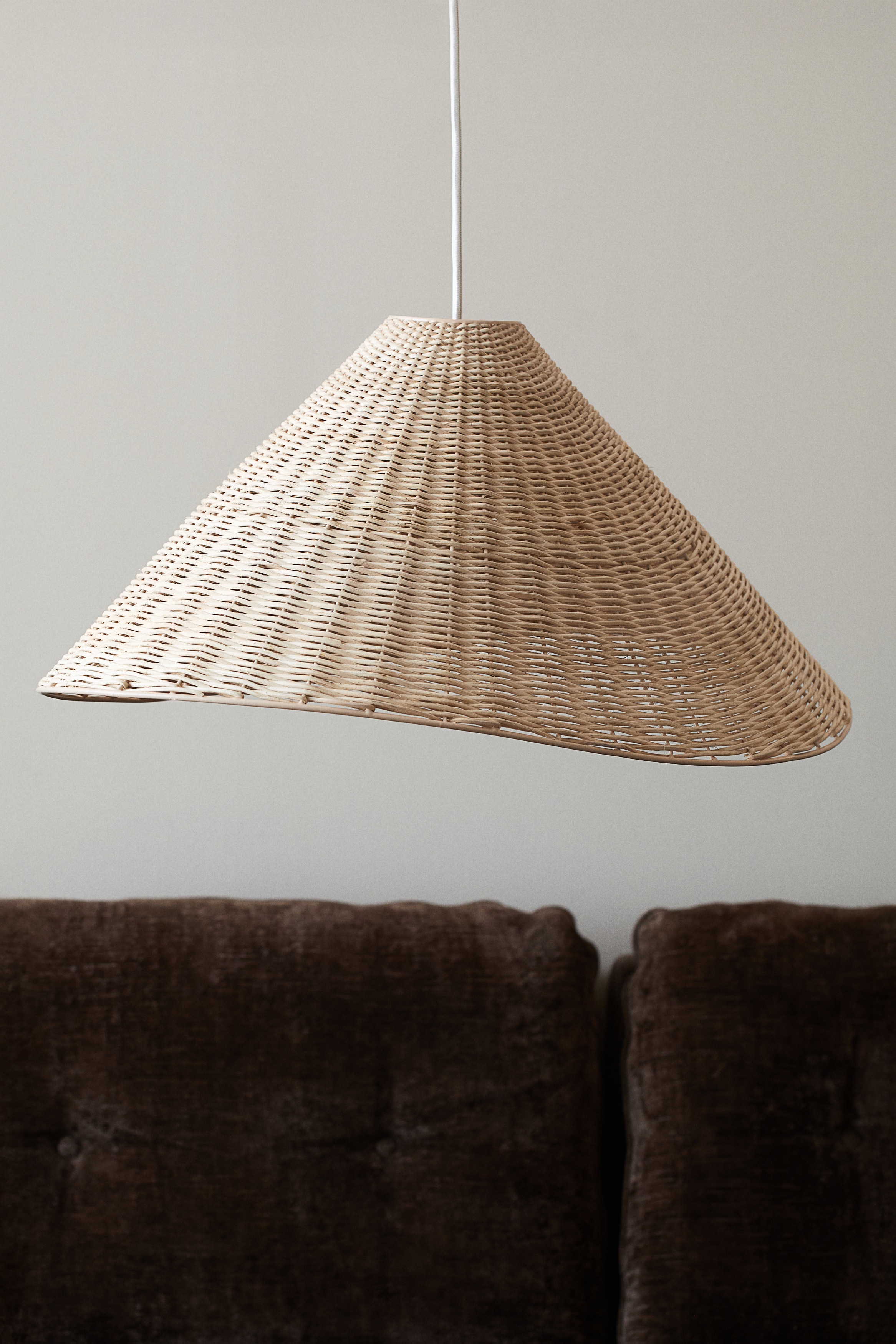 Candeeiro suspenso em rotim - Bege