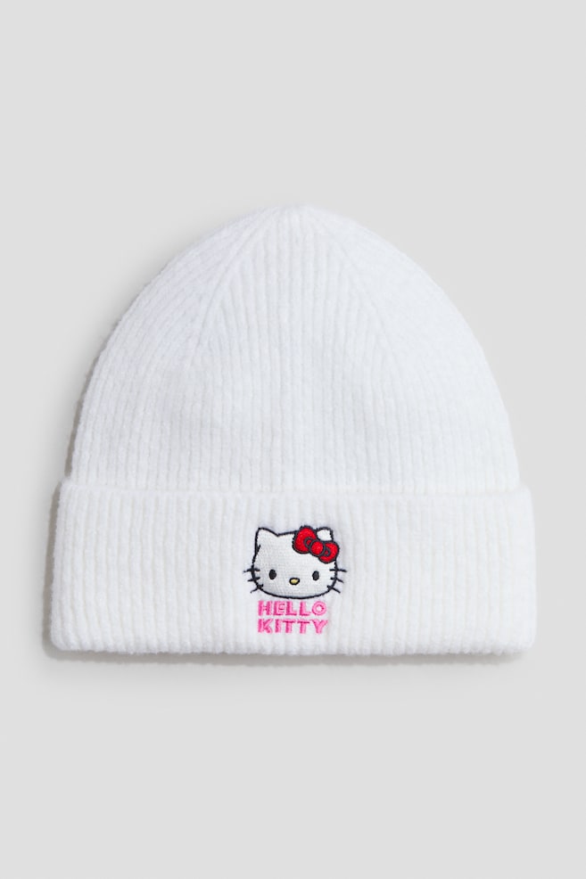 Beanie mit Applikation - Weiß/Hello Kitty/Mattes Flieder/Lilo & Stitch - 1