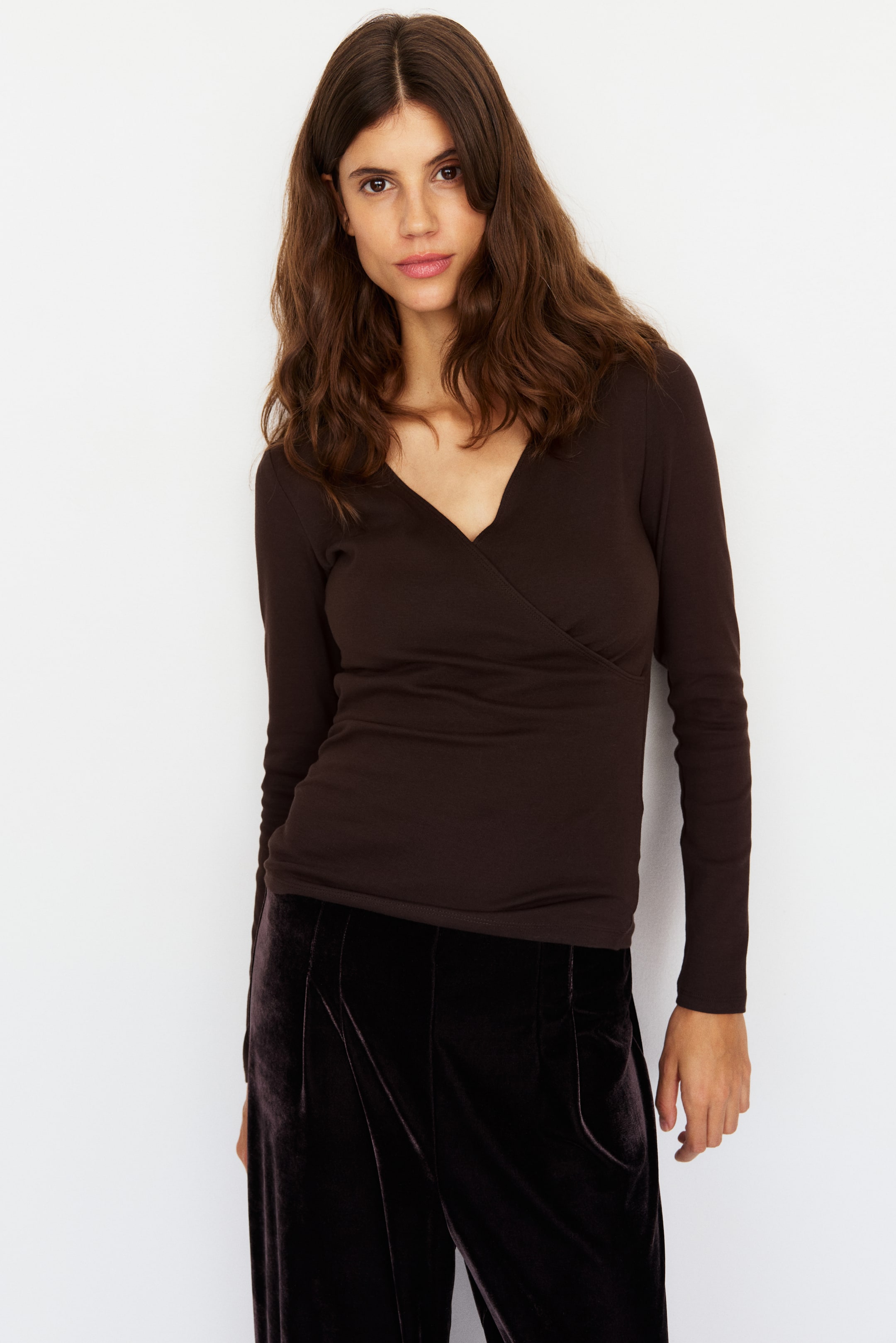 Vis større bilde: MAMA Ribbestrikket ammetopp - Mørk brun - DAME | H&M NO 1