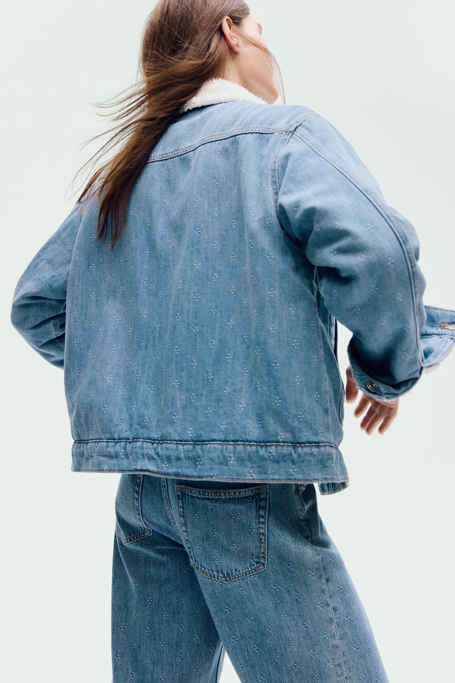 Женская куртка H&M Denim with Collar, цвет: Джинсовый синий — фото 5