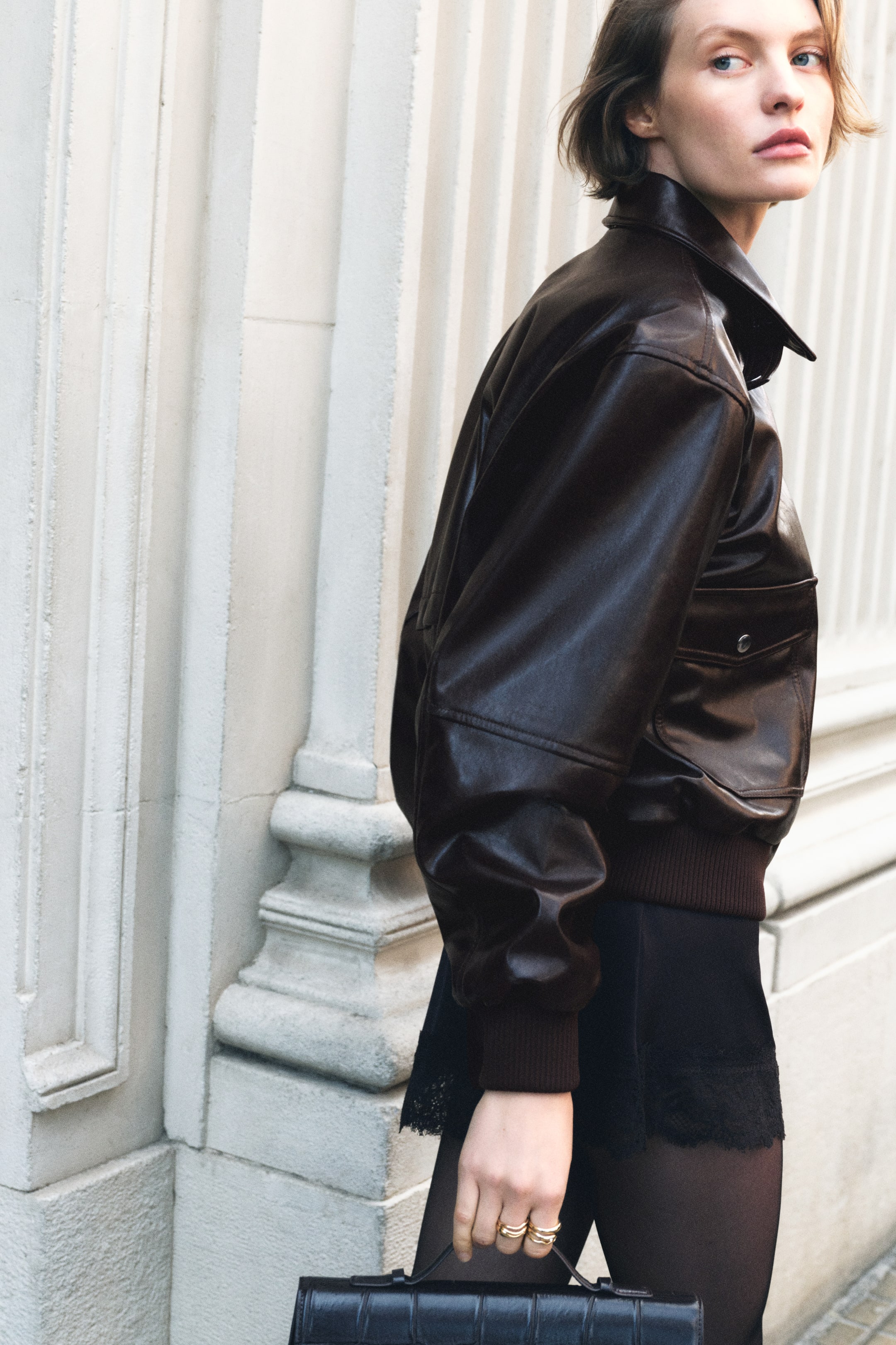 Женские куртки H&M Coated Jacket with Detachable Collar — фото 5
