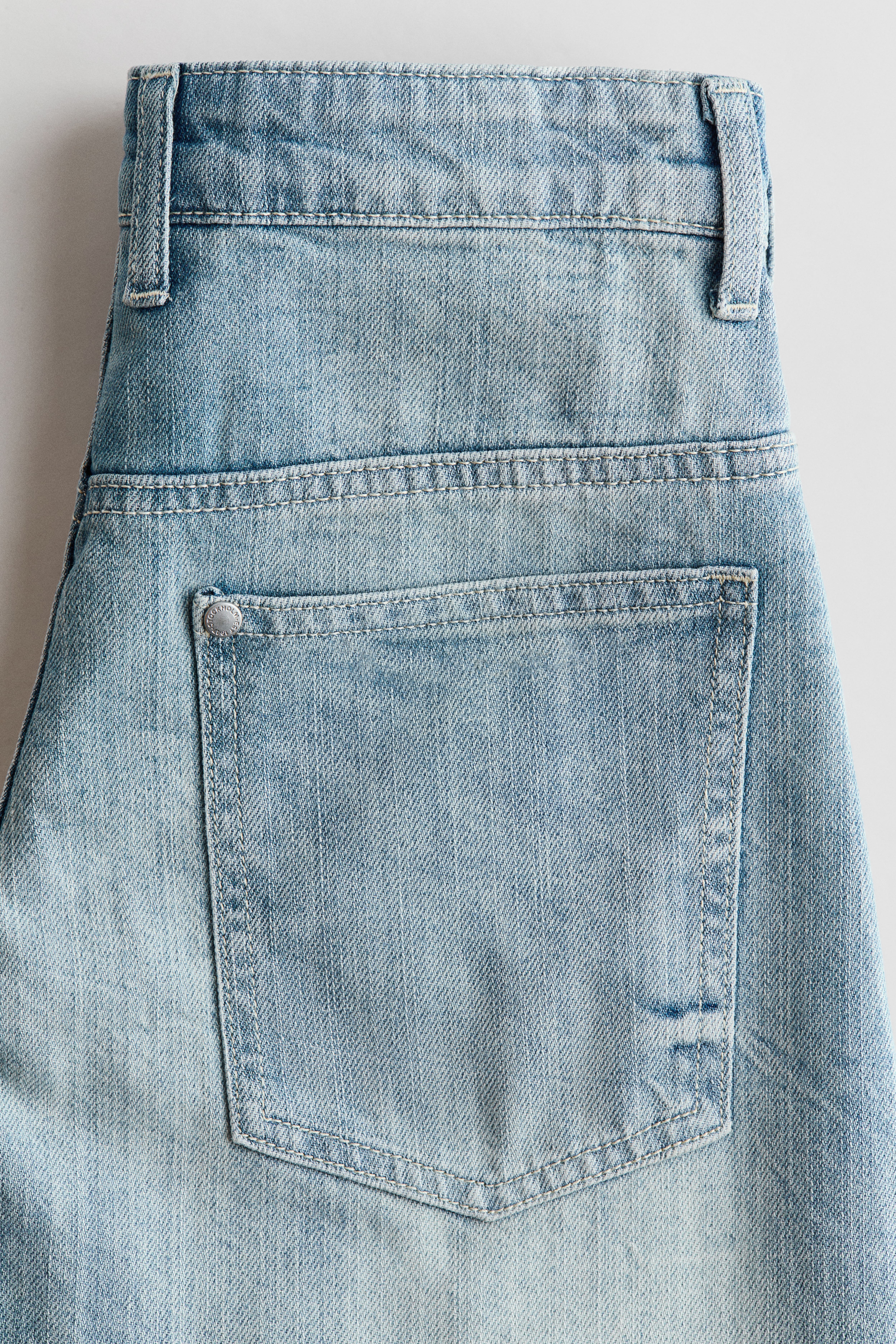 Loose-Fit Barrel Jeans
