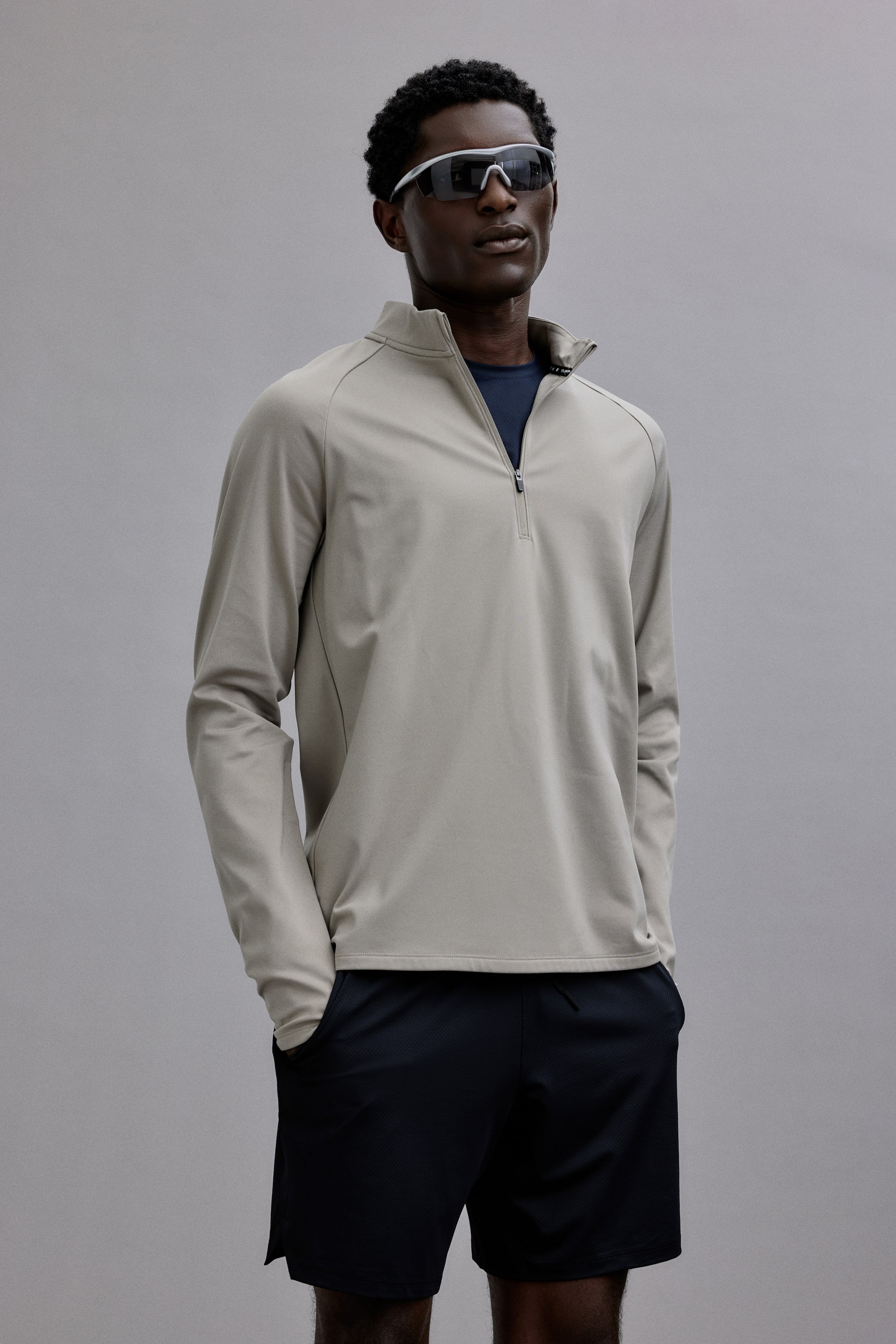 הצגת תמונה גדולה יותר: מכנסי ספורט קצרים DryMove™‎ - שחור - Men | H&M IL 3