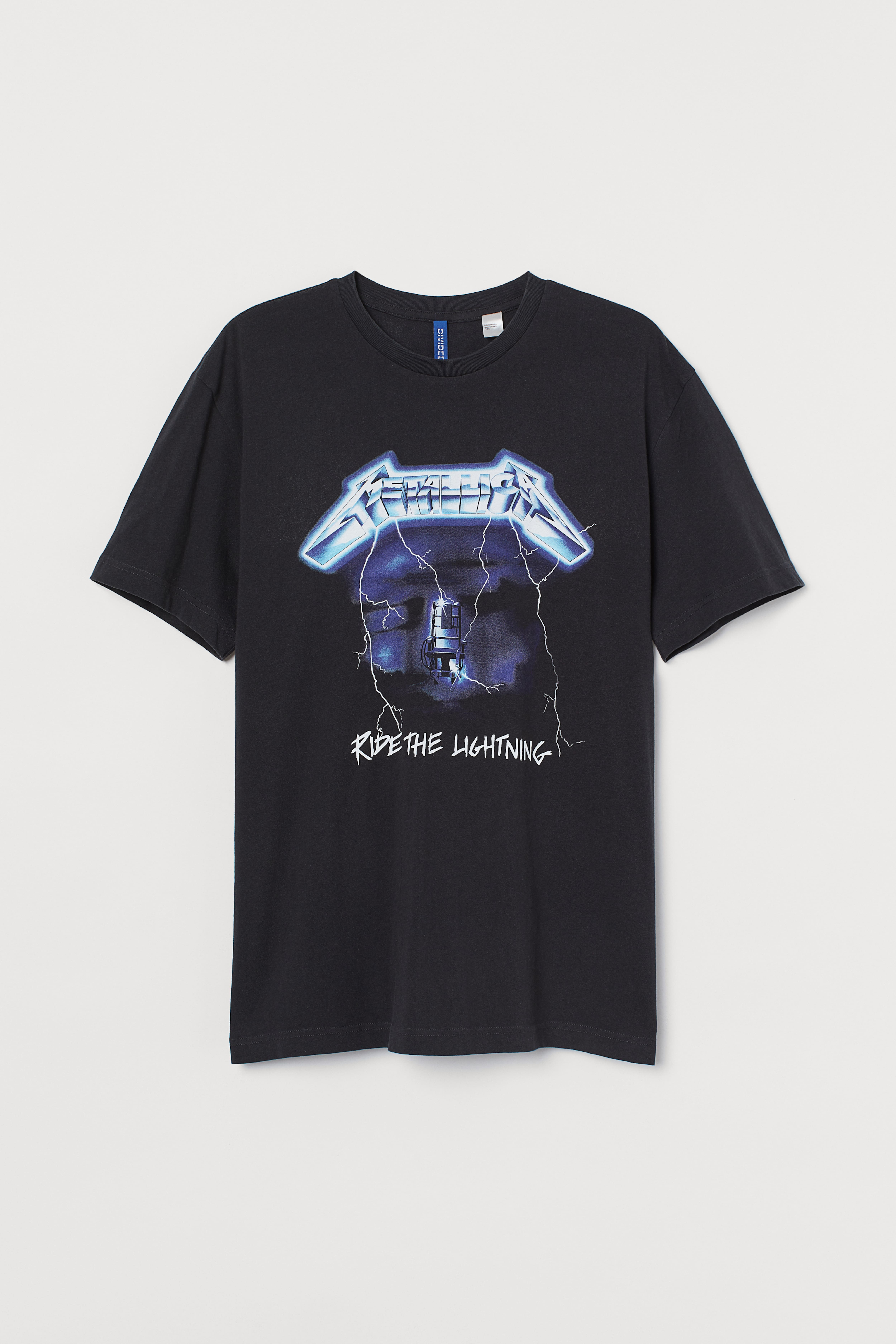 Metallica t shirt h best sale