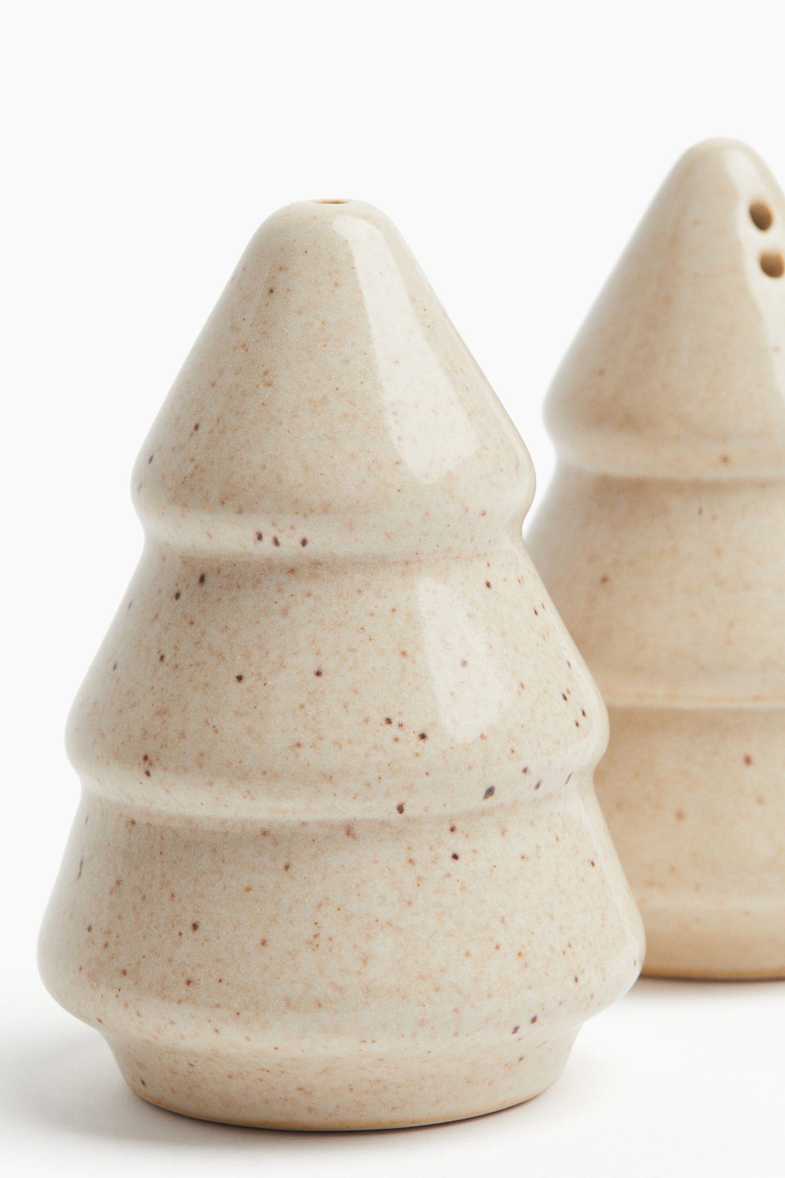 Stoneware salt and pepper shakers - Beige - 2