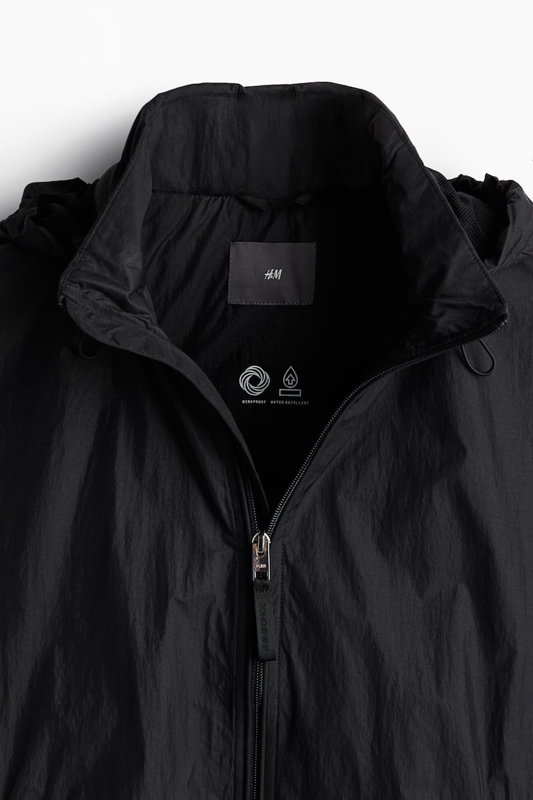 Regular Fit Water-repellent windbreaker