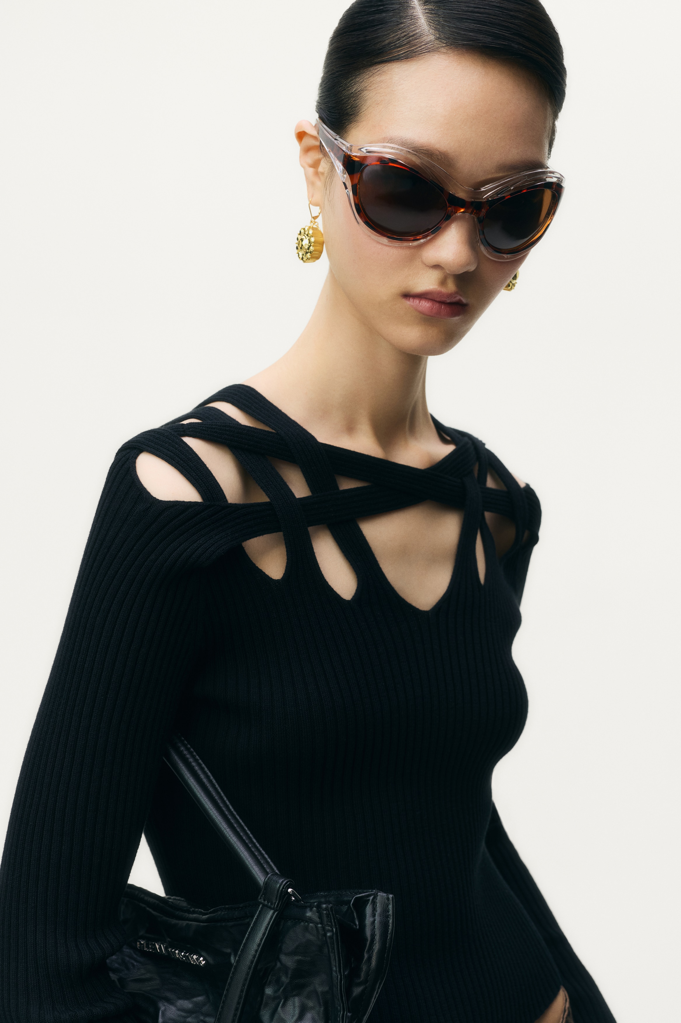 カットアウトリブニットトップス - ブラック - レディース | H&M JP