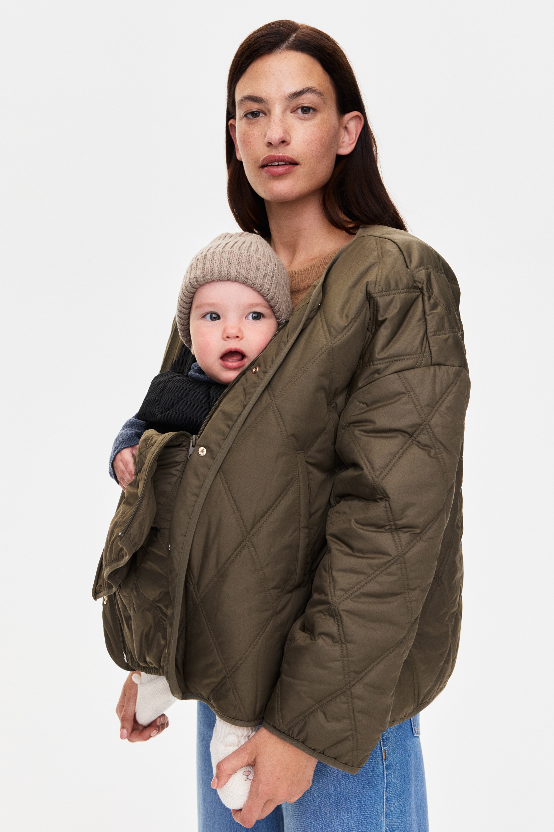 MAMA Before & After quiltet bærejakke - Mørk kakigrøn/Creme