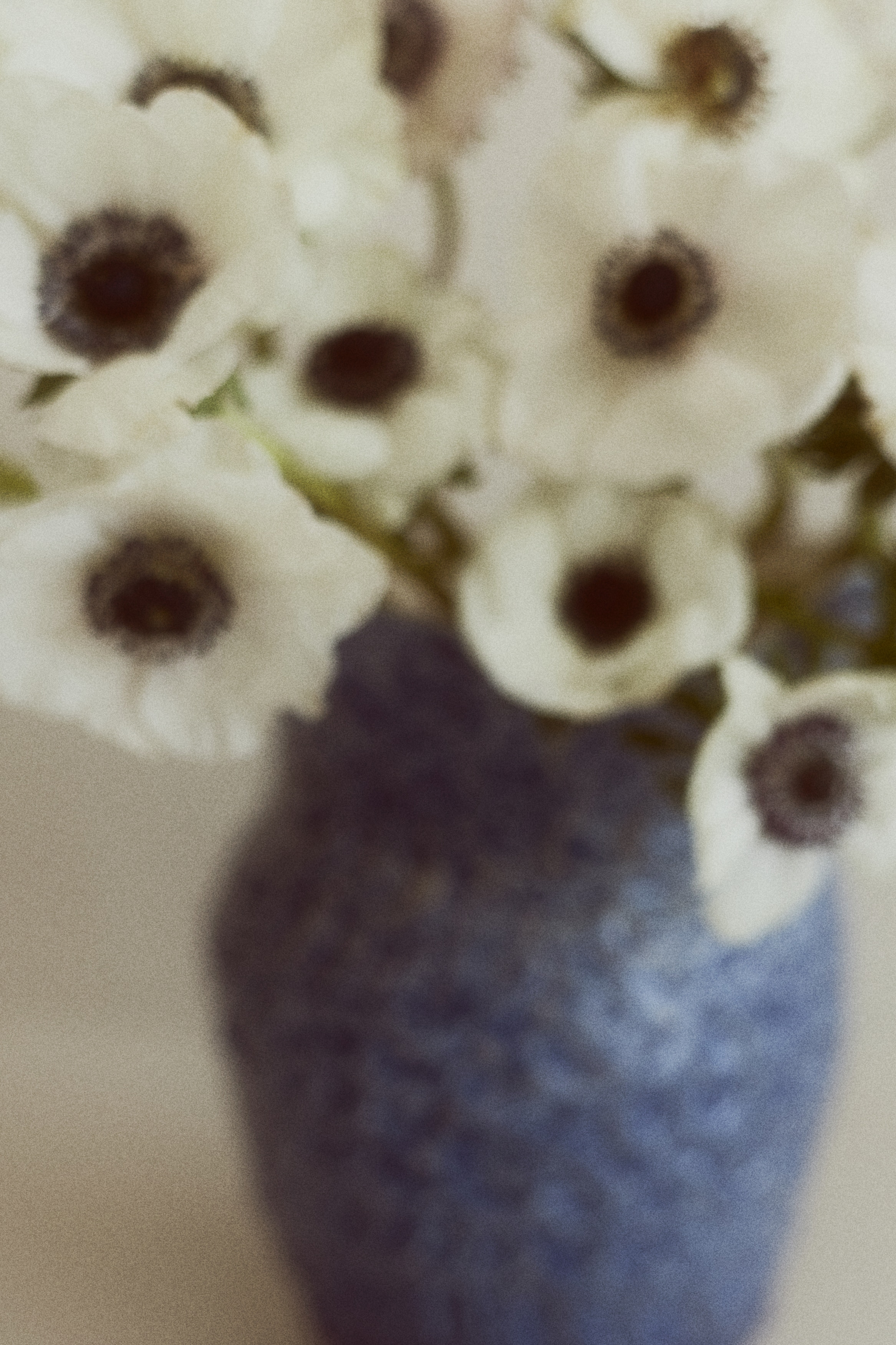 Große, maritim inspirierte Steingutvase - Blau/Weiß