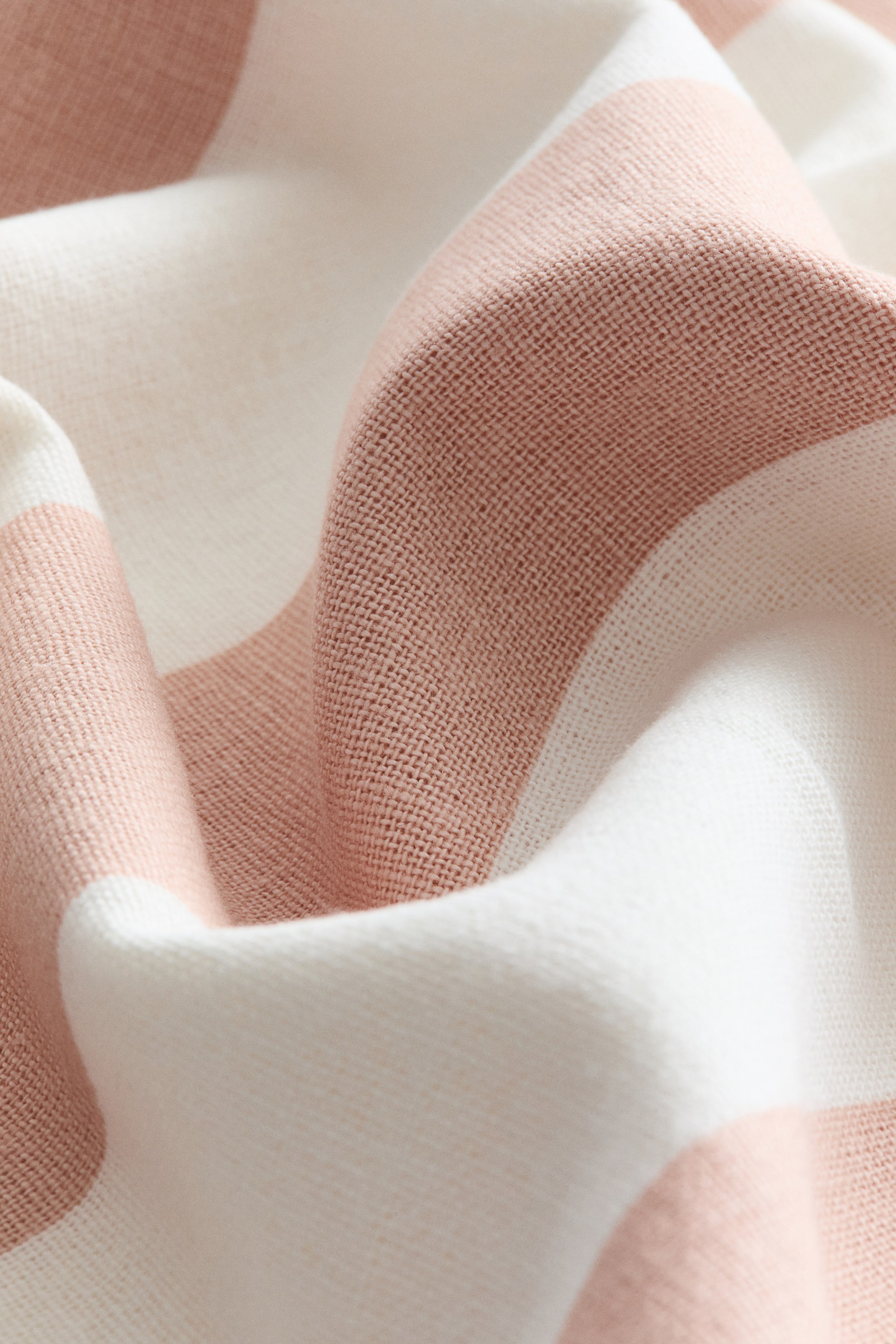 View larger image: Linen-blend cushion cover - Light dusty pink/Striped - Home All | H&M GB 3