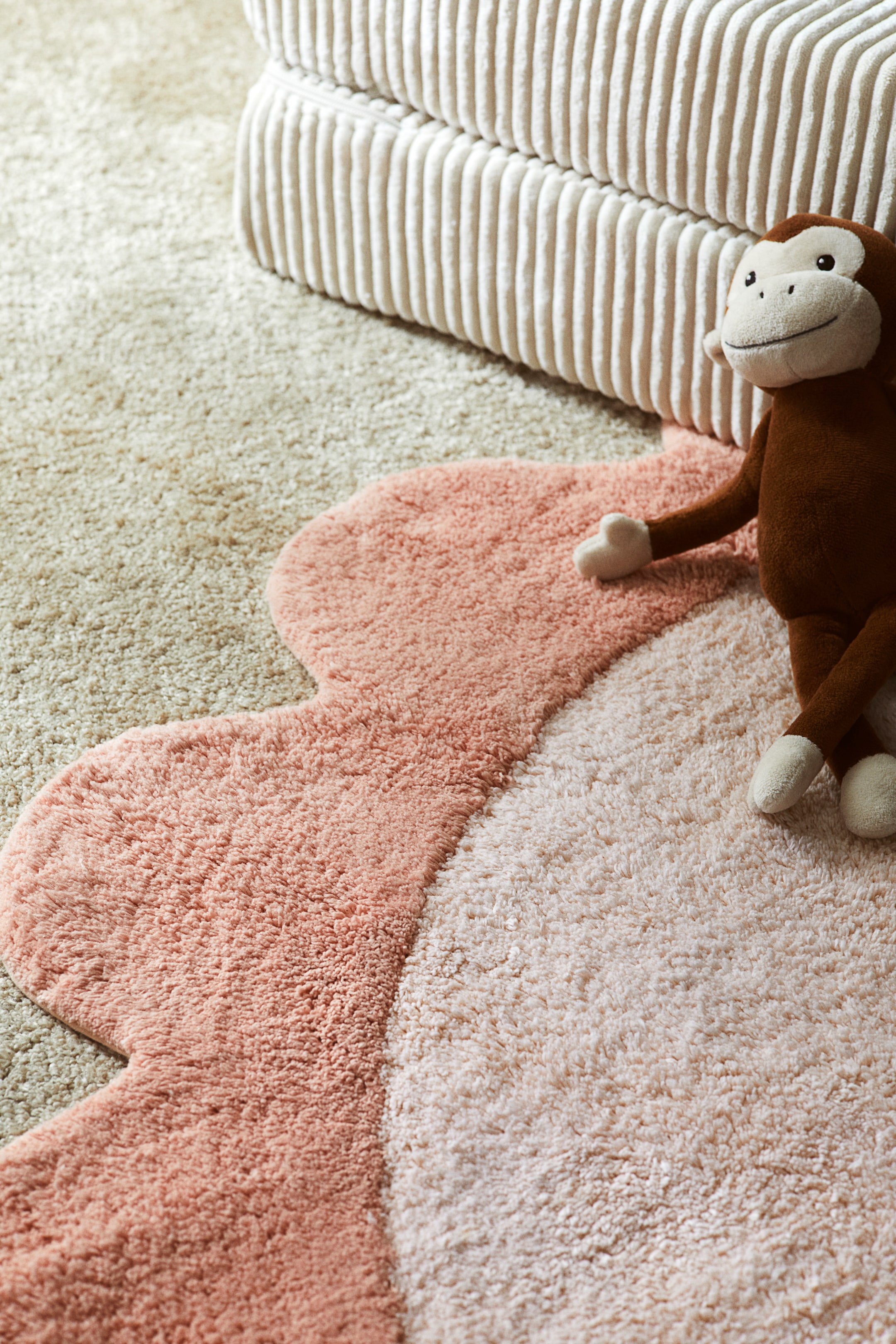 Flower-Shaped Cotton Rug