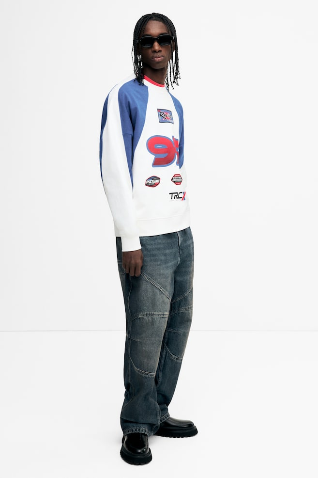Bedrucktes Sweatshirt in Oversized Fit-Blau/TRCX - 4