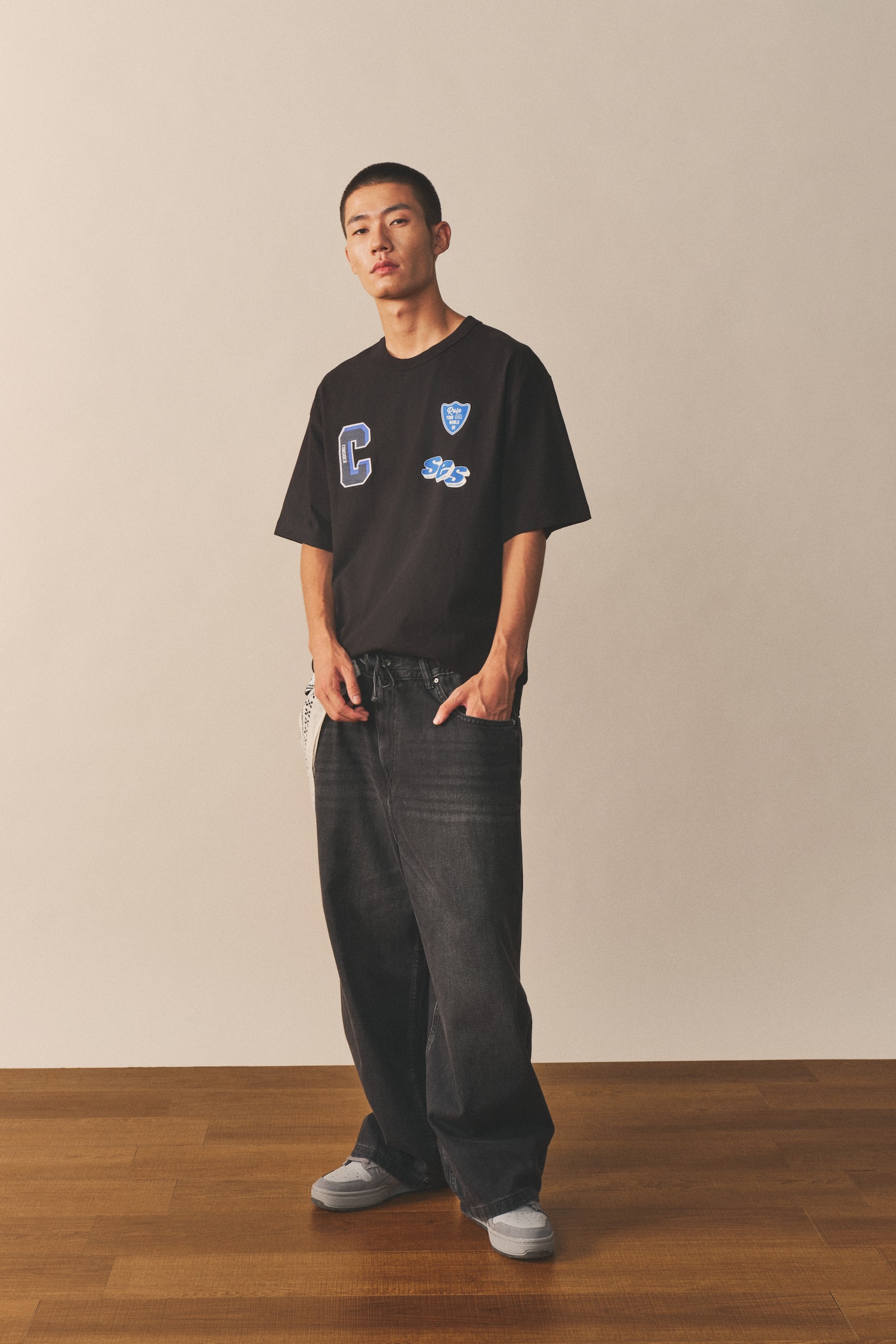 Áo thun Loose Fit - Màu đen/Consider - 3