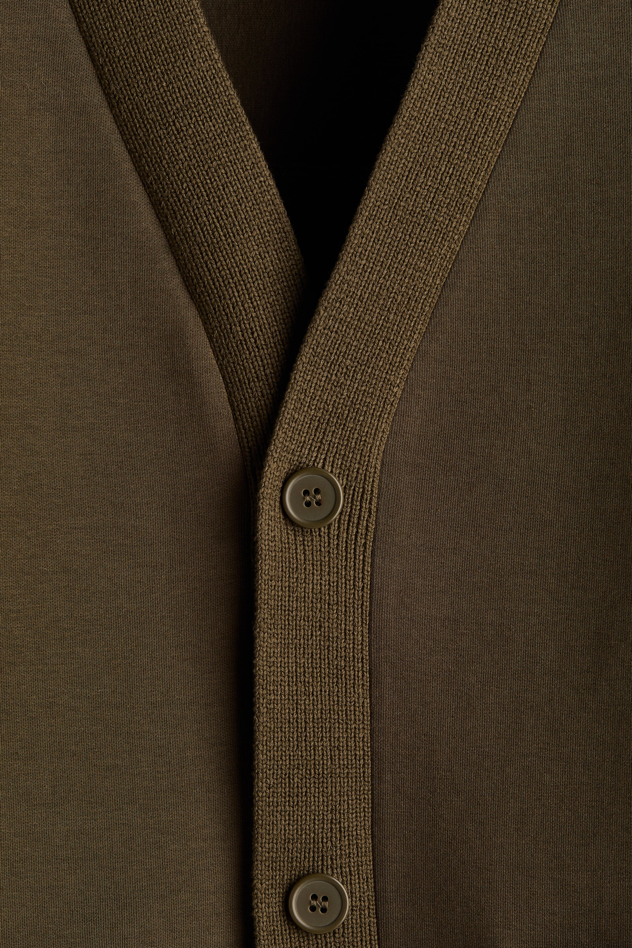 Xem ảnh lớn hơn: Áo cardigan Loose Fit - Màu xanh kaki đậm - Men | H&M VN 6