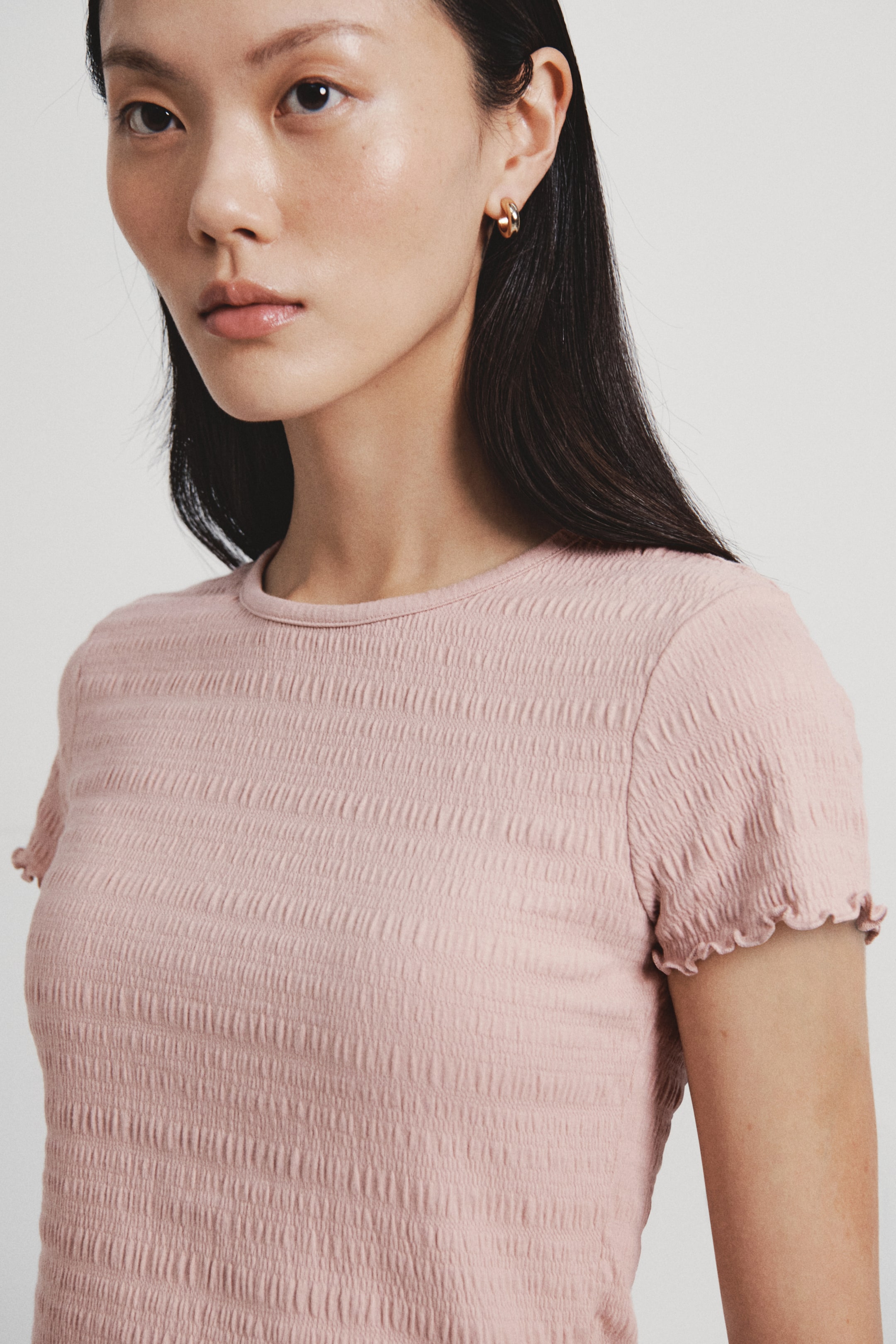 View larger image: Smocked top - Powder pink - Ladies | H&M SG 4