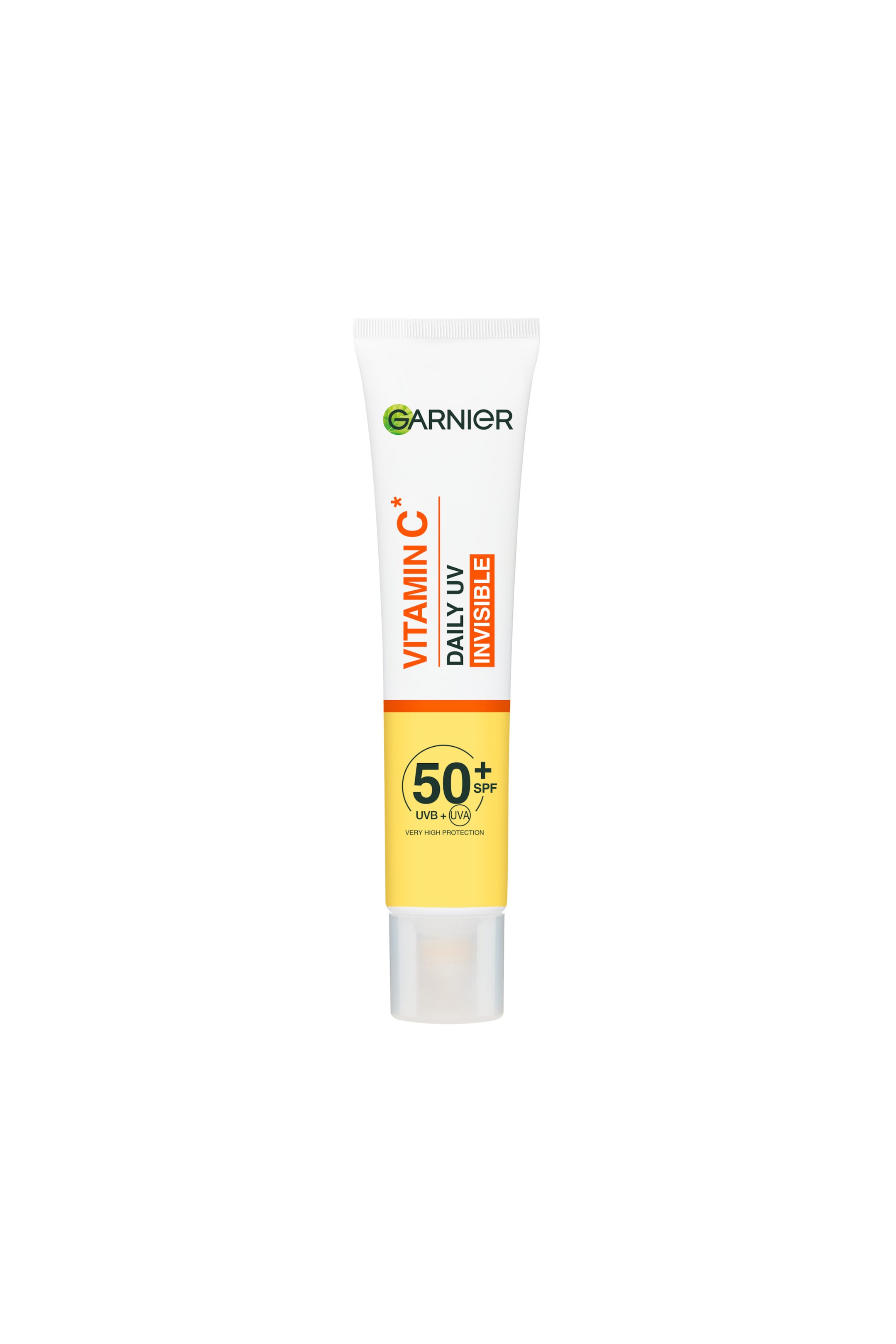 Visa större bild: En klämtub med Garnier Vitamin C Daily UV Fluid står upprätt och är riktad rakt framåt. Förpackningen visar en vit övre halva med orange text och en gul nedre halva med ”50+ SPF” tryckt i svart, avslutad med en genomskinlig plastkork längst ner.