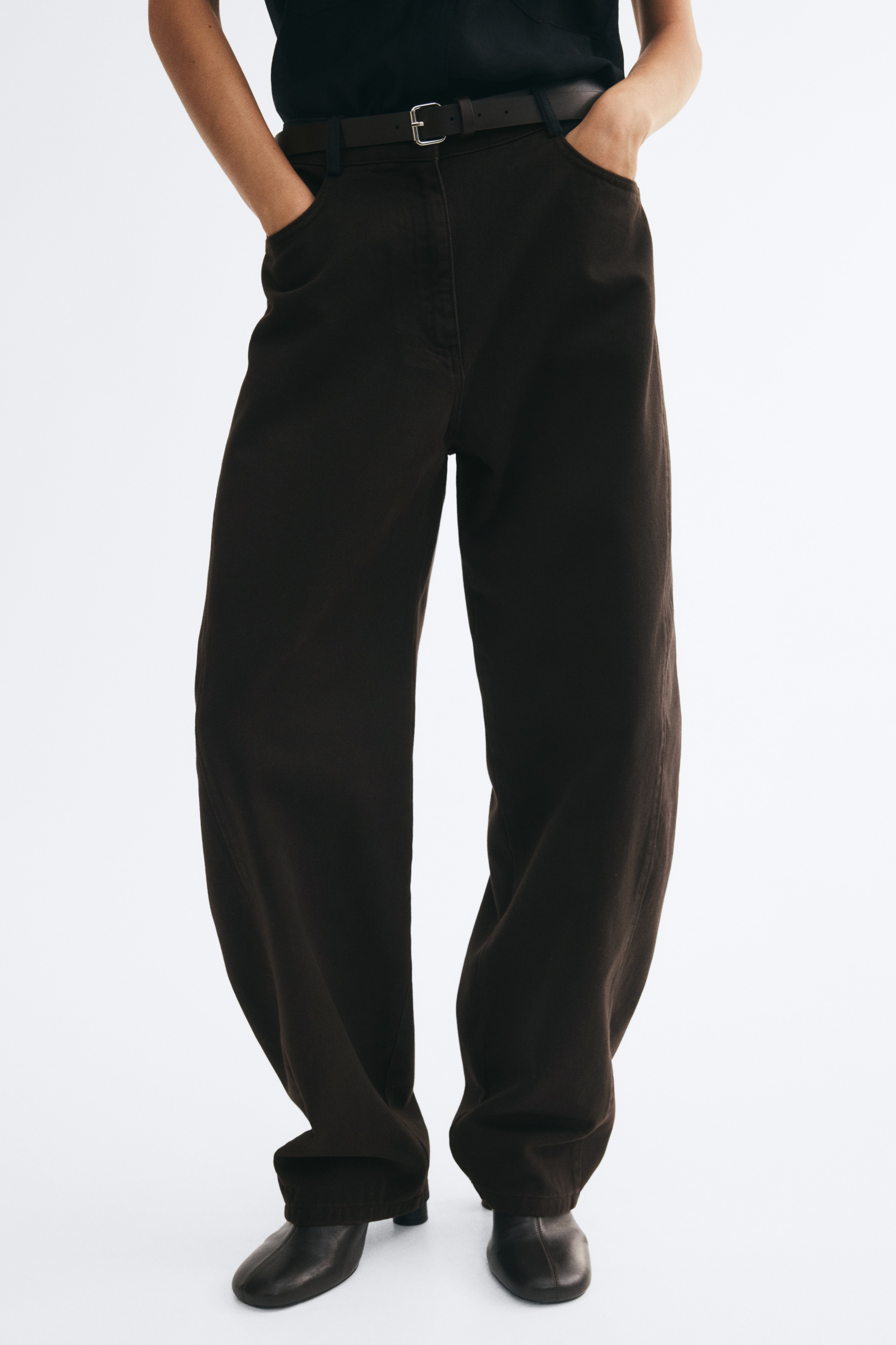 Barrel-Leg High-Waist Jeans - thumbnail 3