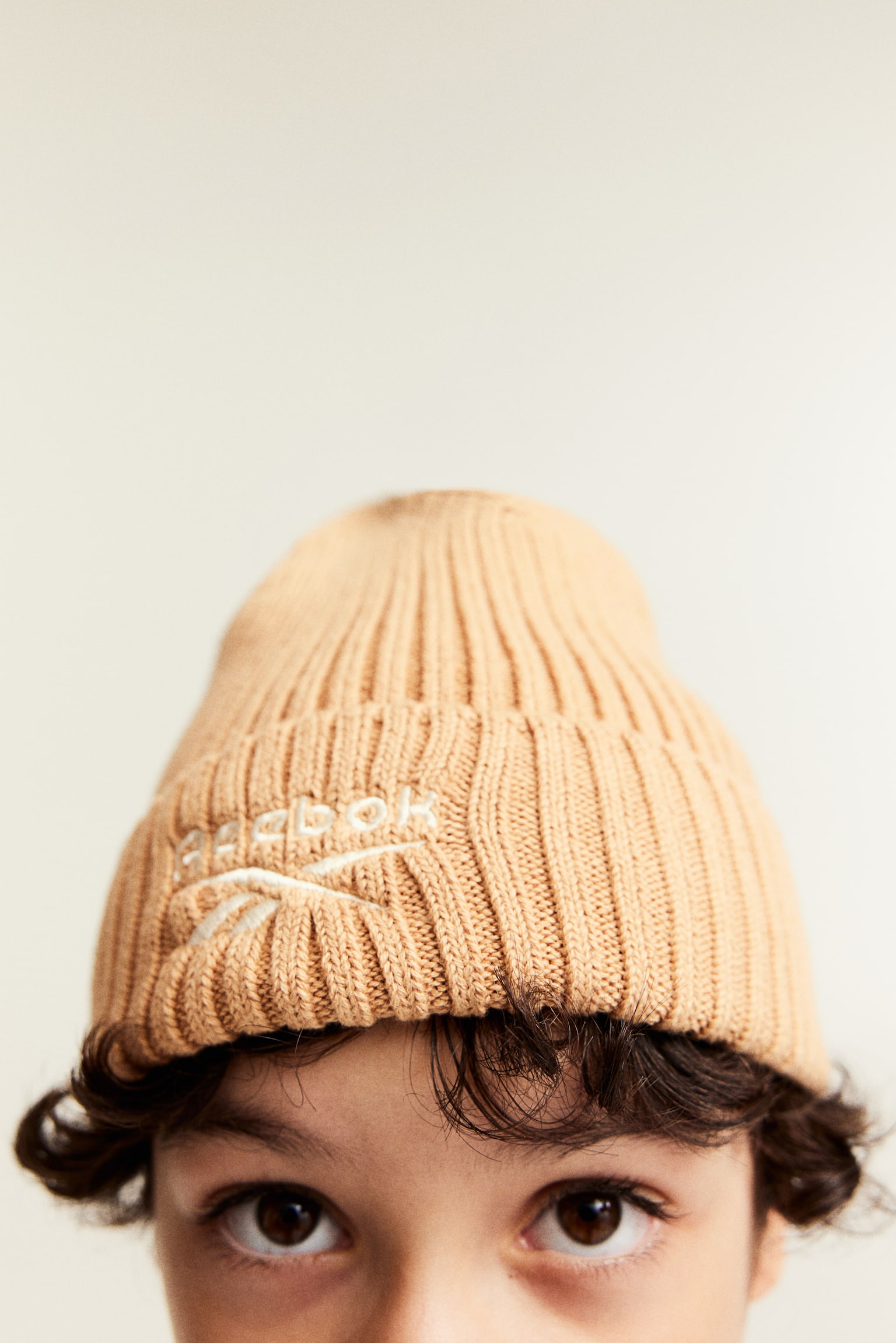 Embroidered-motif rib-knit beanie - Beige/Reebok - 1