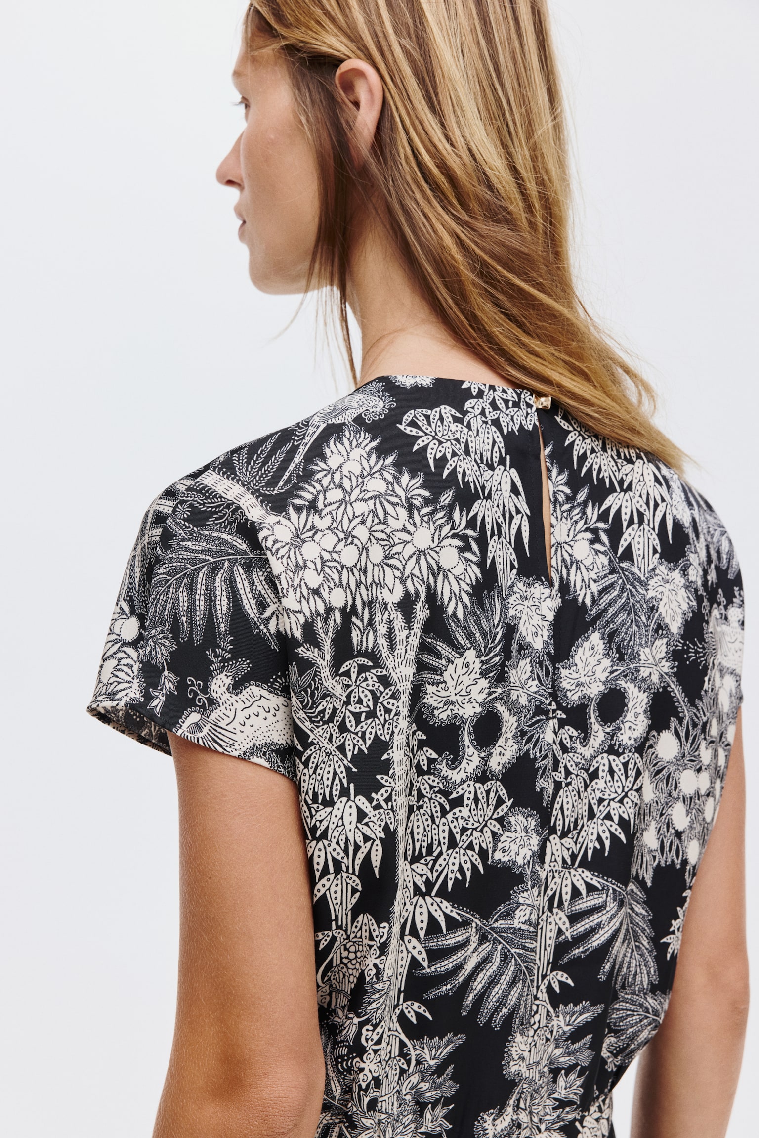 Vestido de satín con mangas japonesas - Negro/Diseño - 3